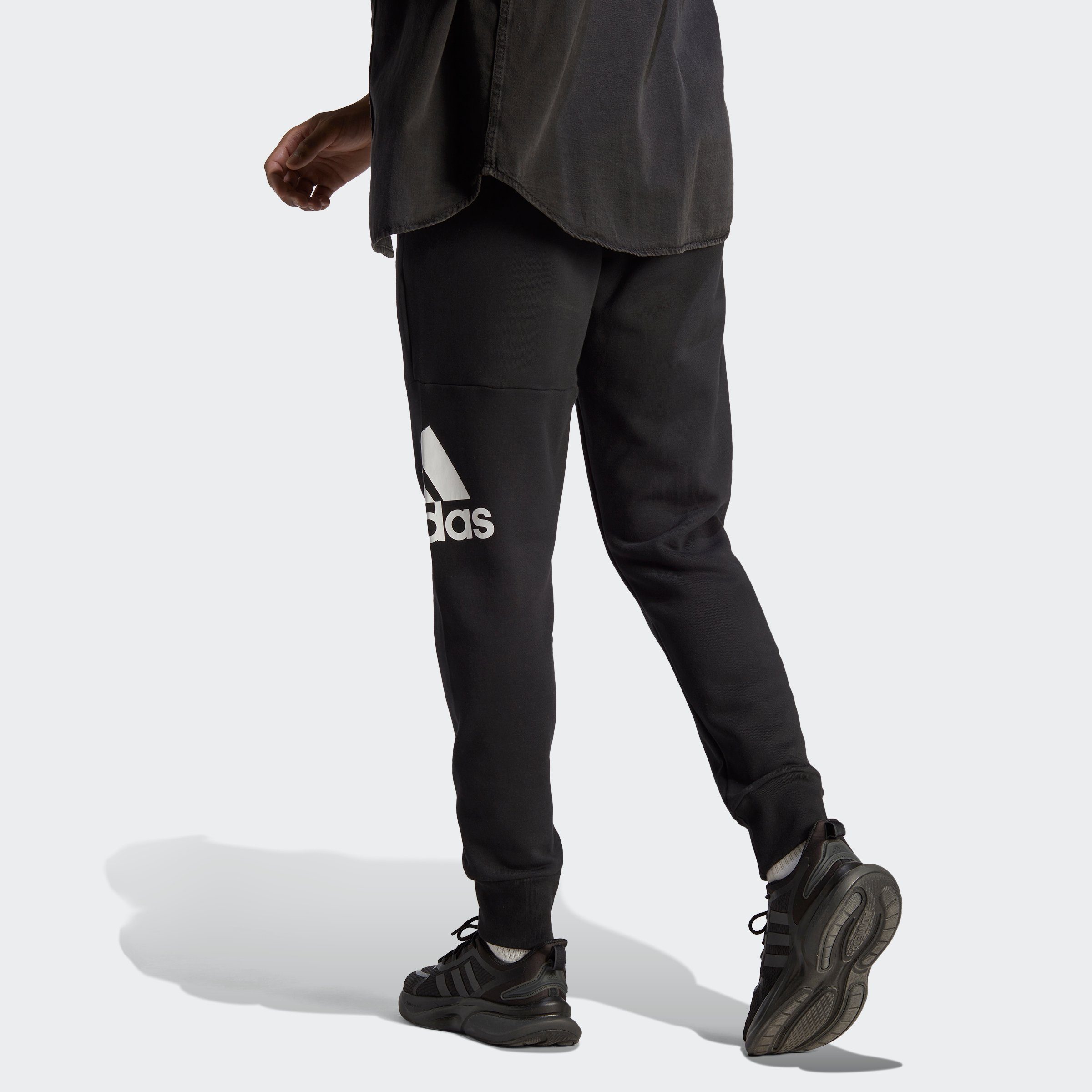 adidas Sportswear Sportbroek ESSENTIALS FRENCH TERRY TAPERED CUFF LOGO BROEK (1-delig)