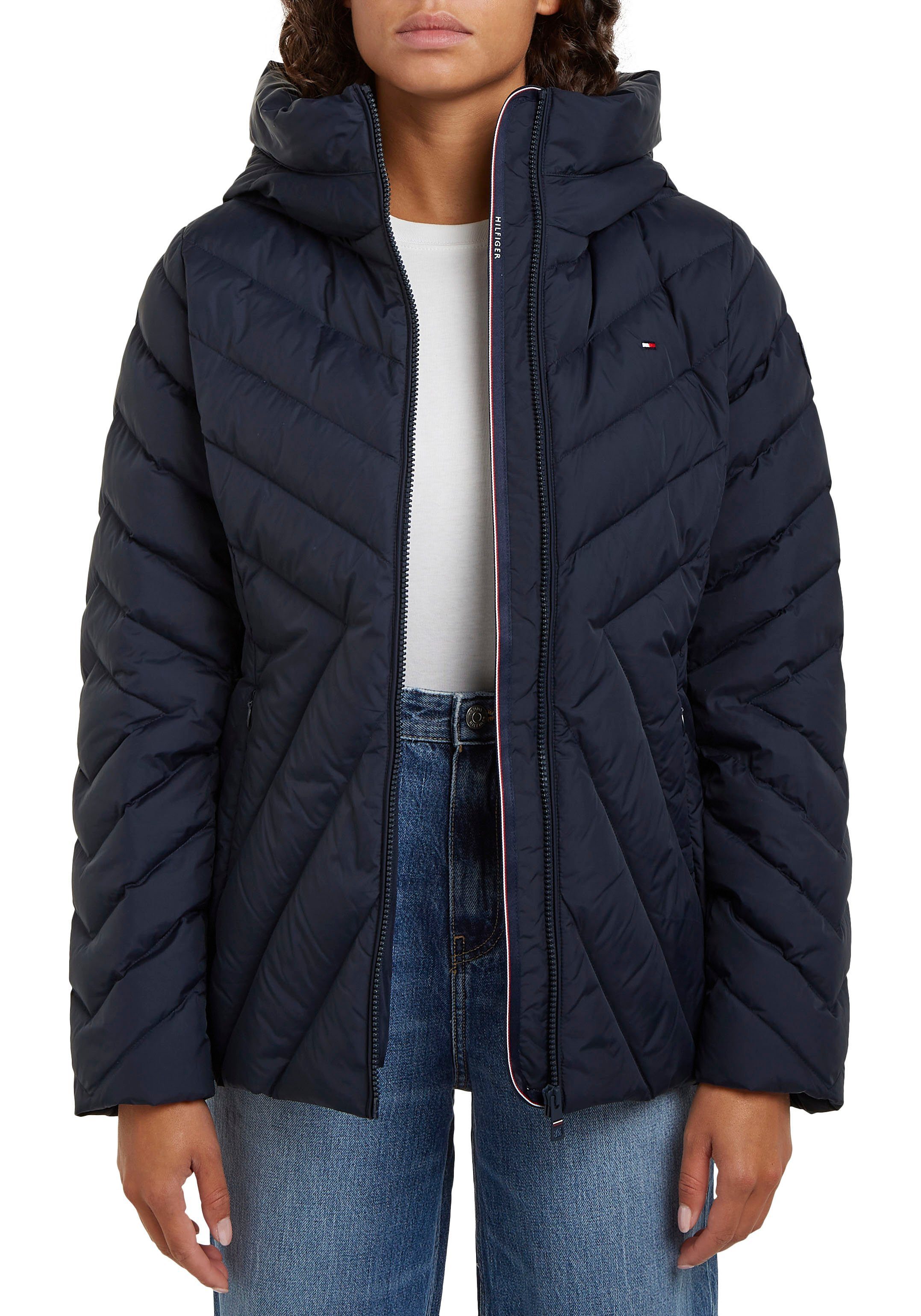 Tommy Hilfiger Gewatteerde jas CHEVRON MW PADDED JACKET met gemiddelde vulling en tommy hilfiger merklabel