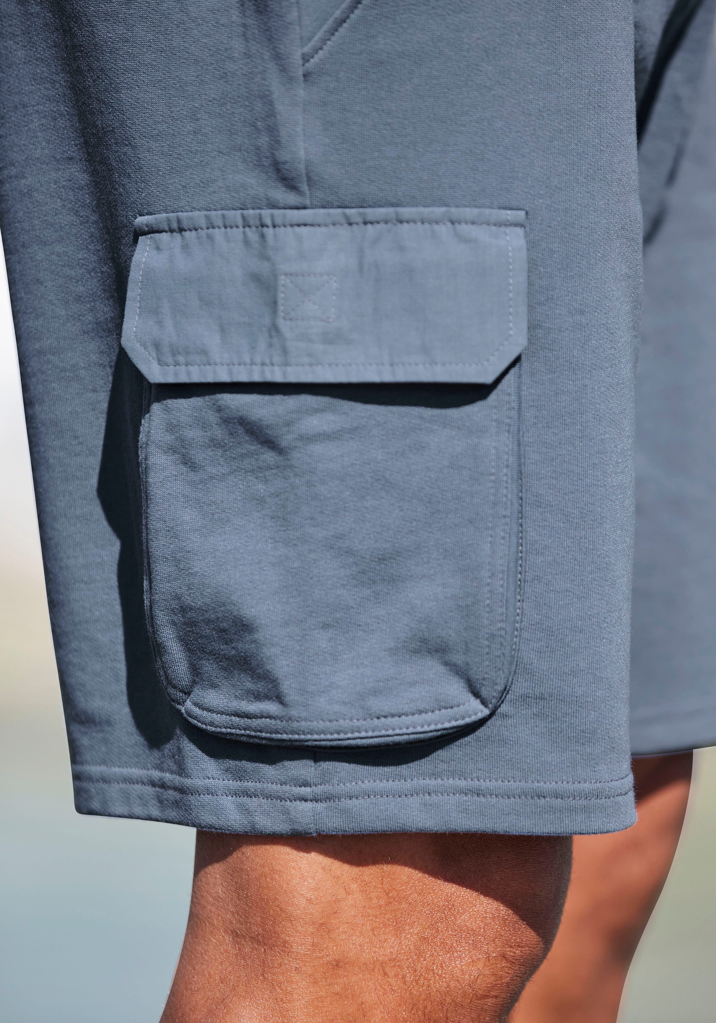 AUTHENTIC LE JOGGER Sweatshort Cargozakken met webdetails