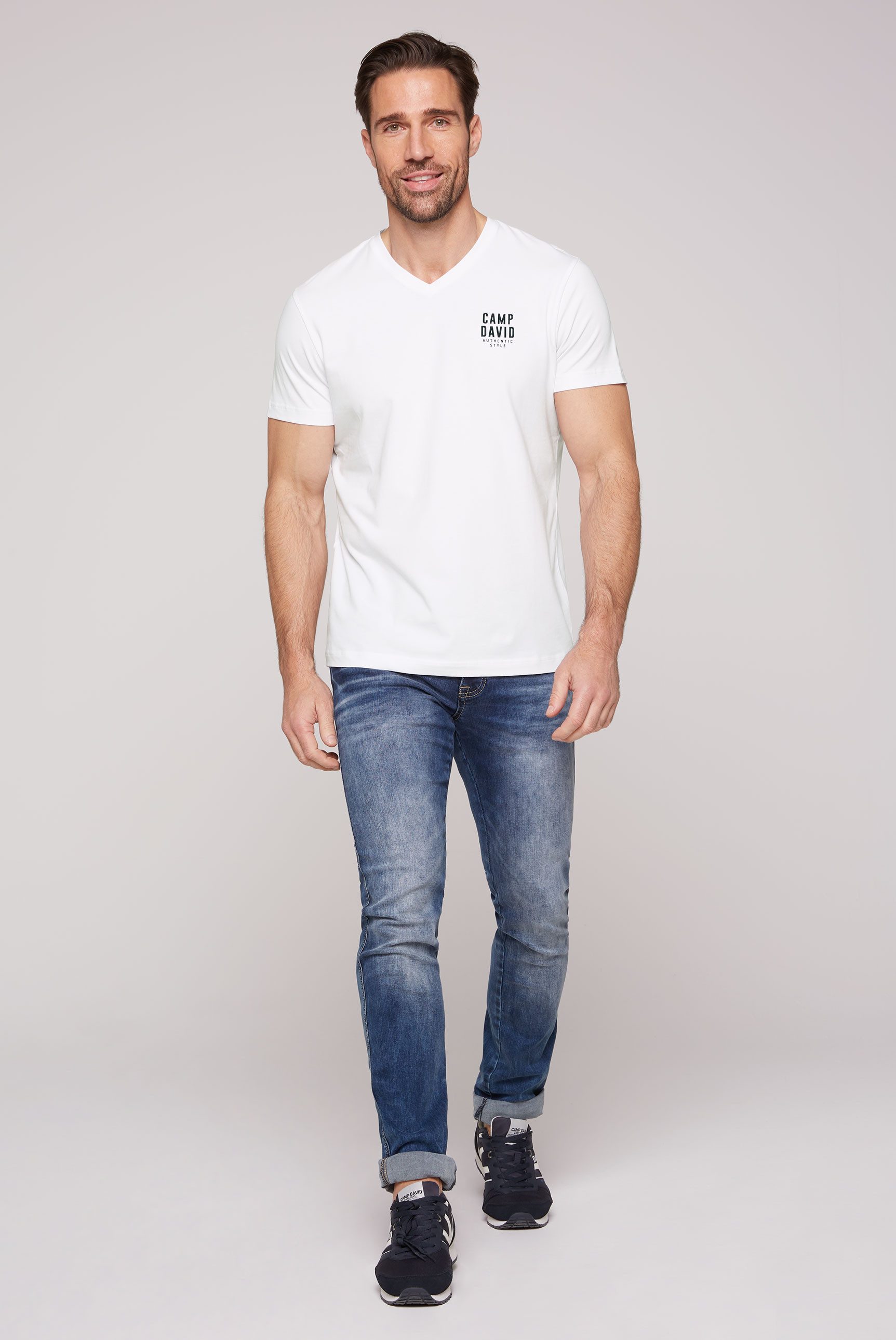 CAMP DAVID Shirt met V-hals met logoprint op borsthoogte