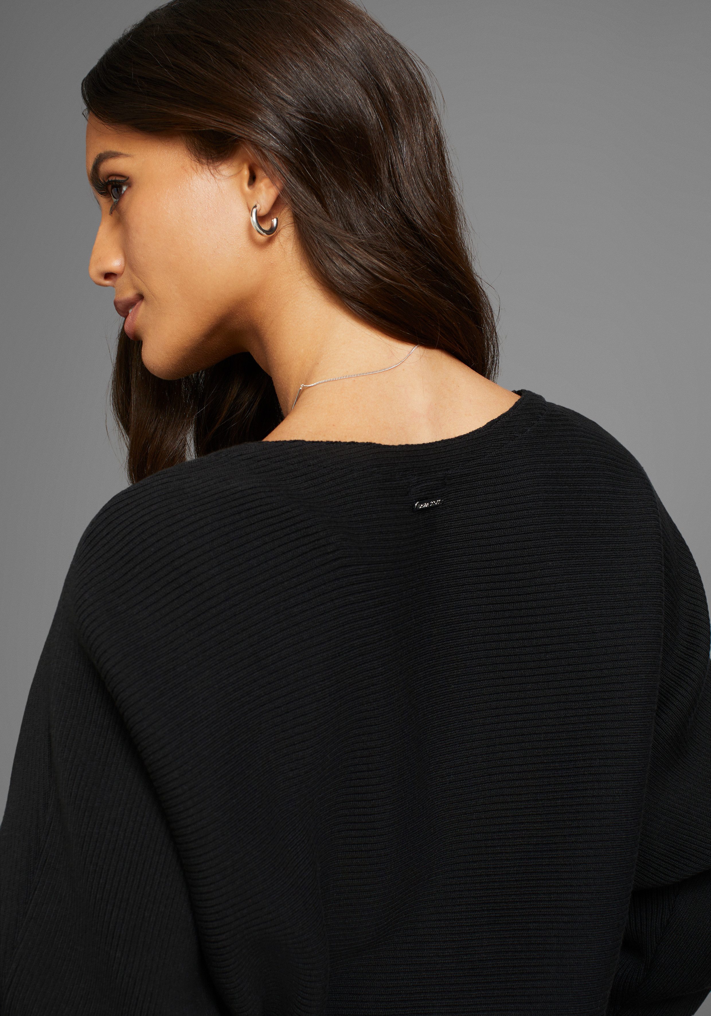 Laura Scott Trui met ronde hals in oversized en ribstructuur