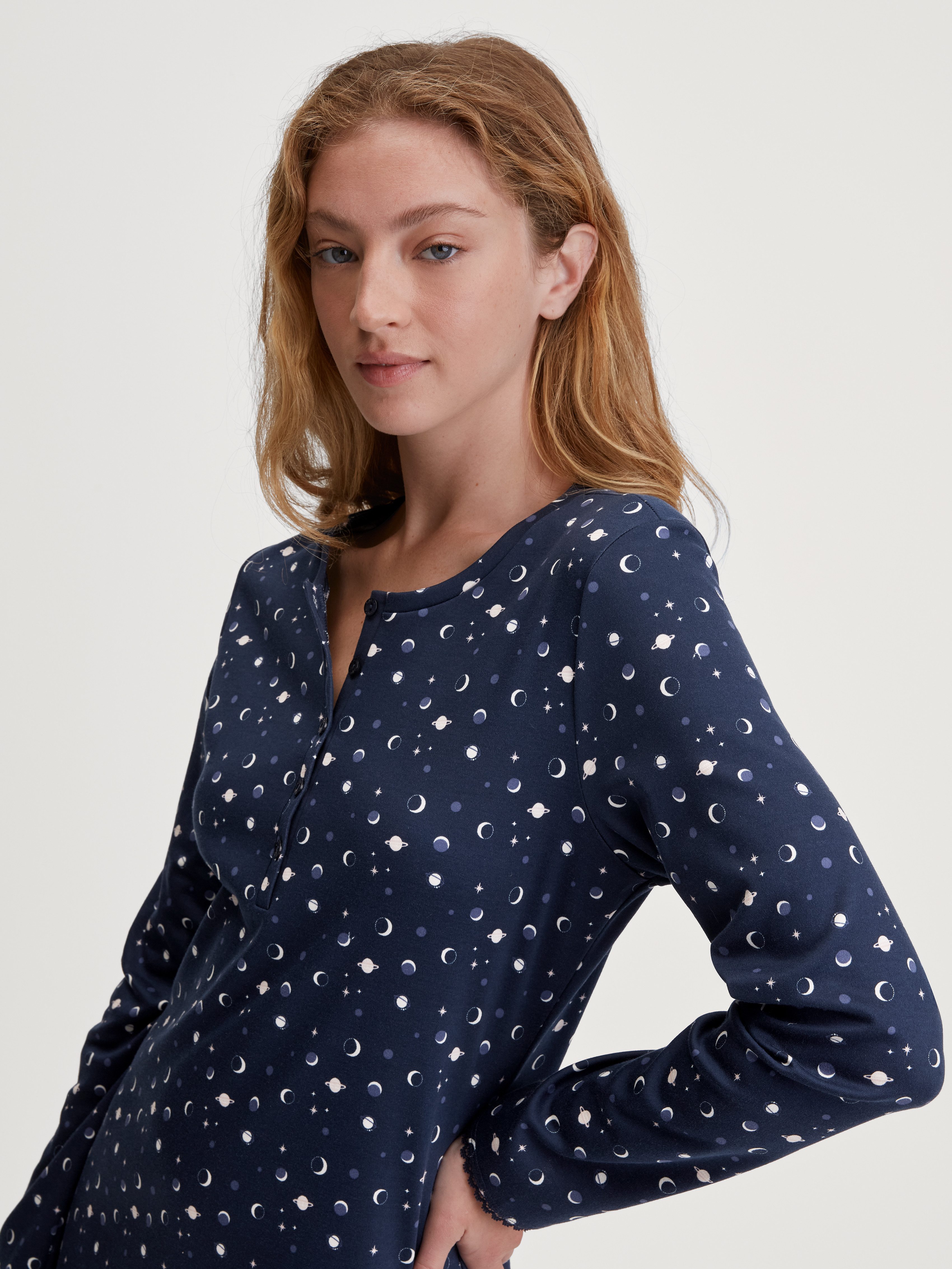 CALIDA Nachthemd Flower Nights comfortabel, pure cotton, lange mouw, knoopsluiting, ronde hals-uitsnijding