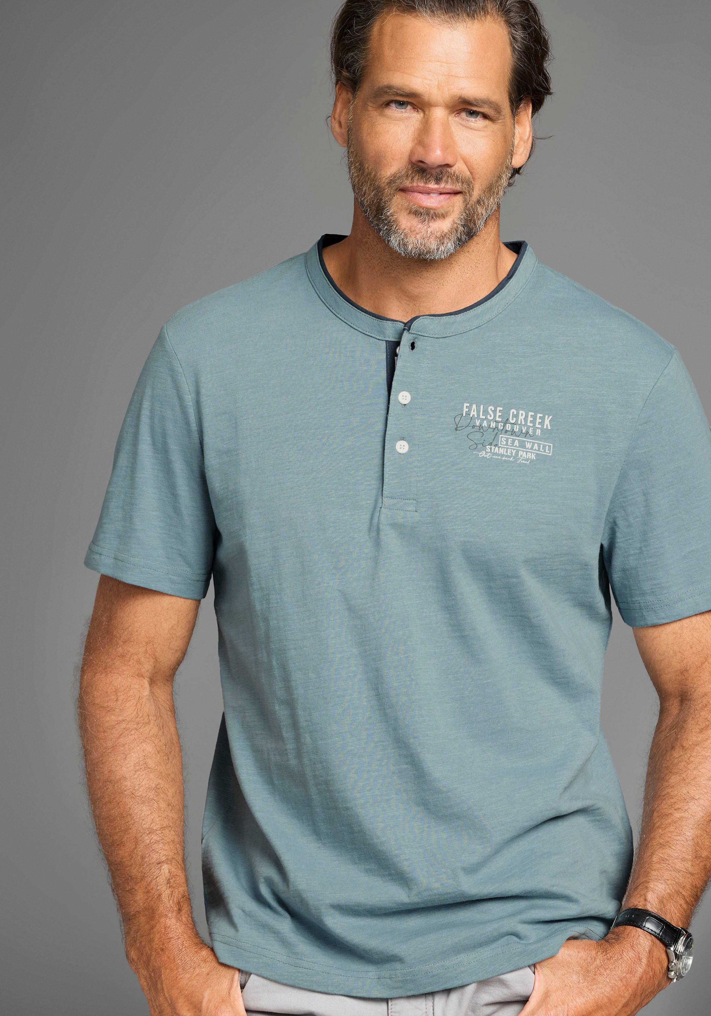 Man's World Henleyshirt met staande kraag-look en functionele knoopsluiting