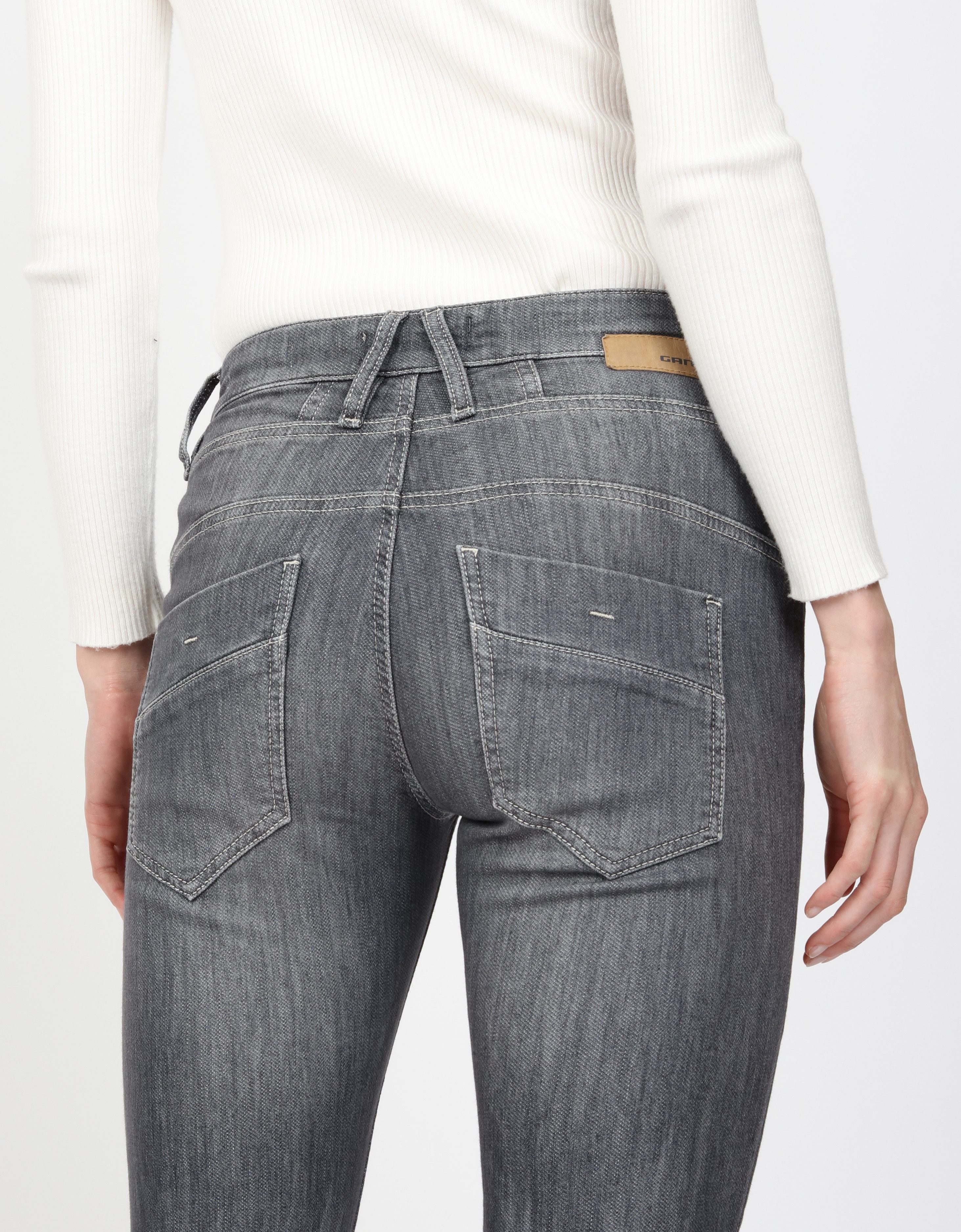 GANG Relax fit jeans 94GERDA met een bijzondere structuur