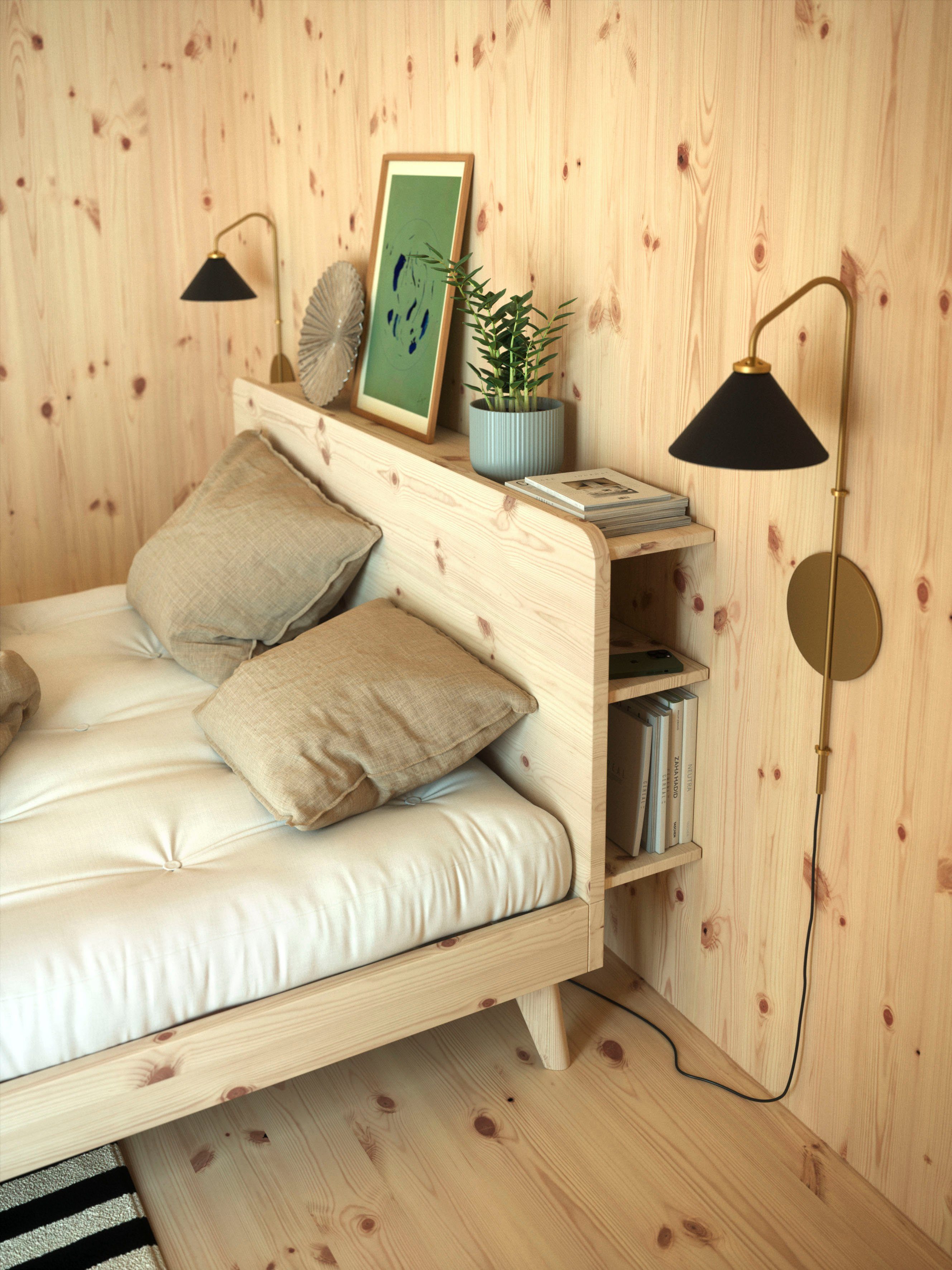 Karup Bedframe RETREAT BED van massief grenen met lattenbodem, hoofdbord met 3 legplanken