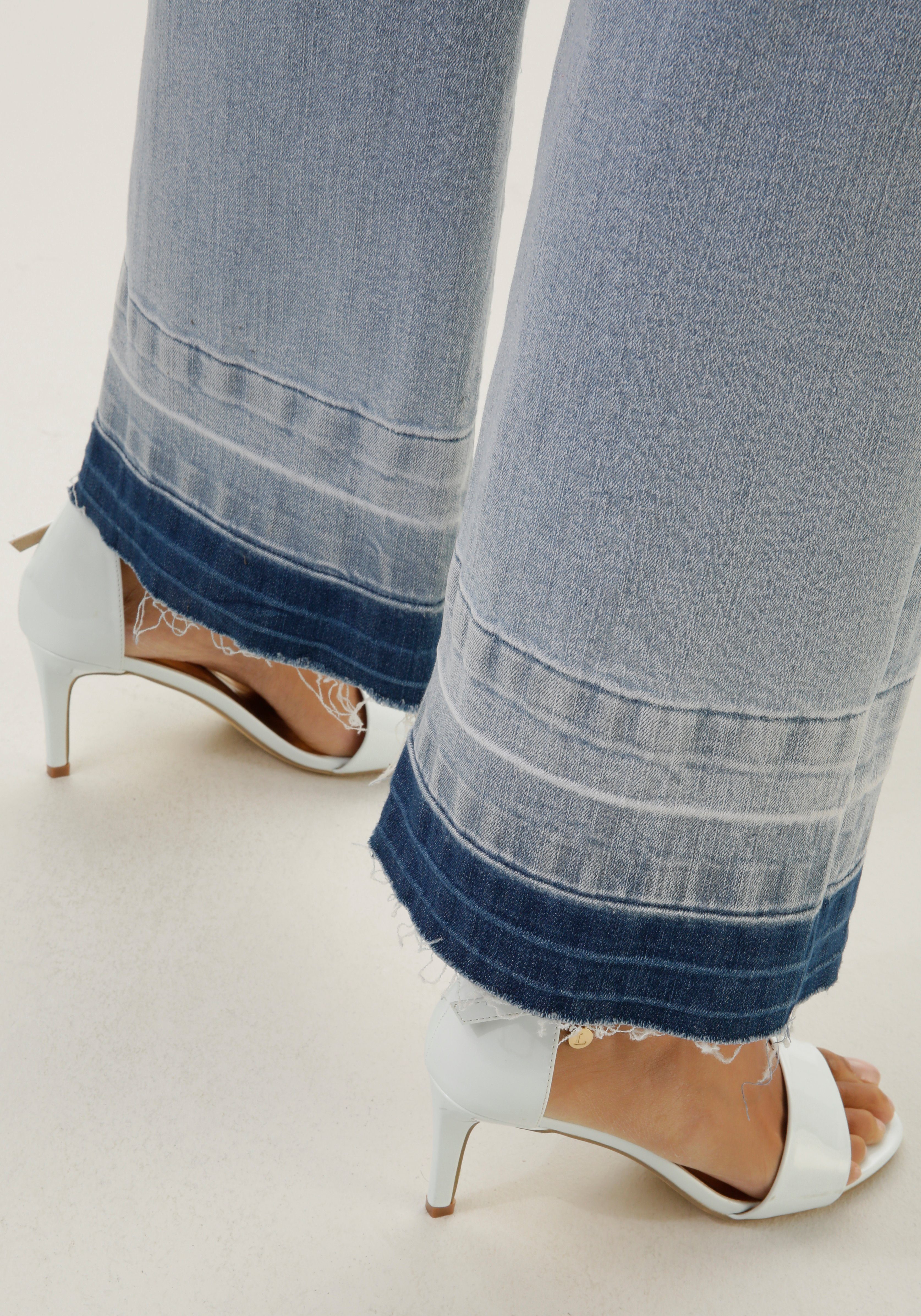 Aniston CASUAL Straight jeans met een trendy wassing op de licht gerafelde zoom