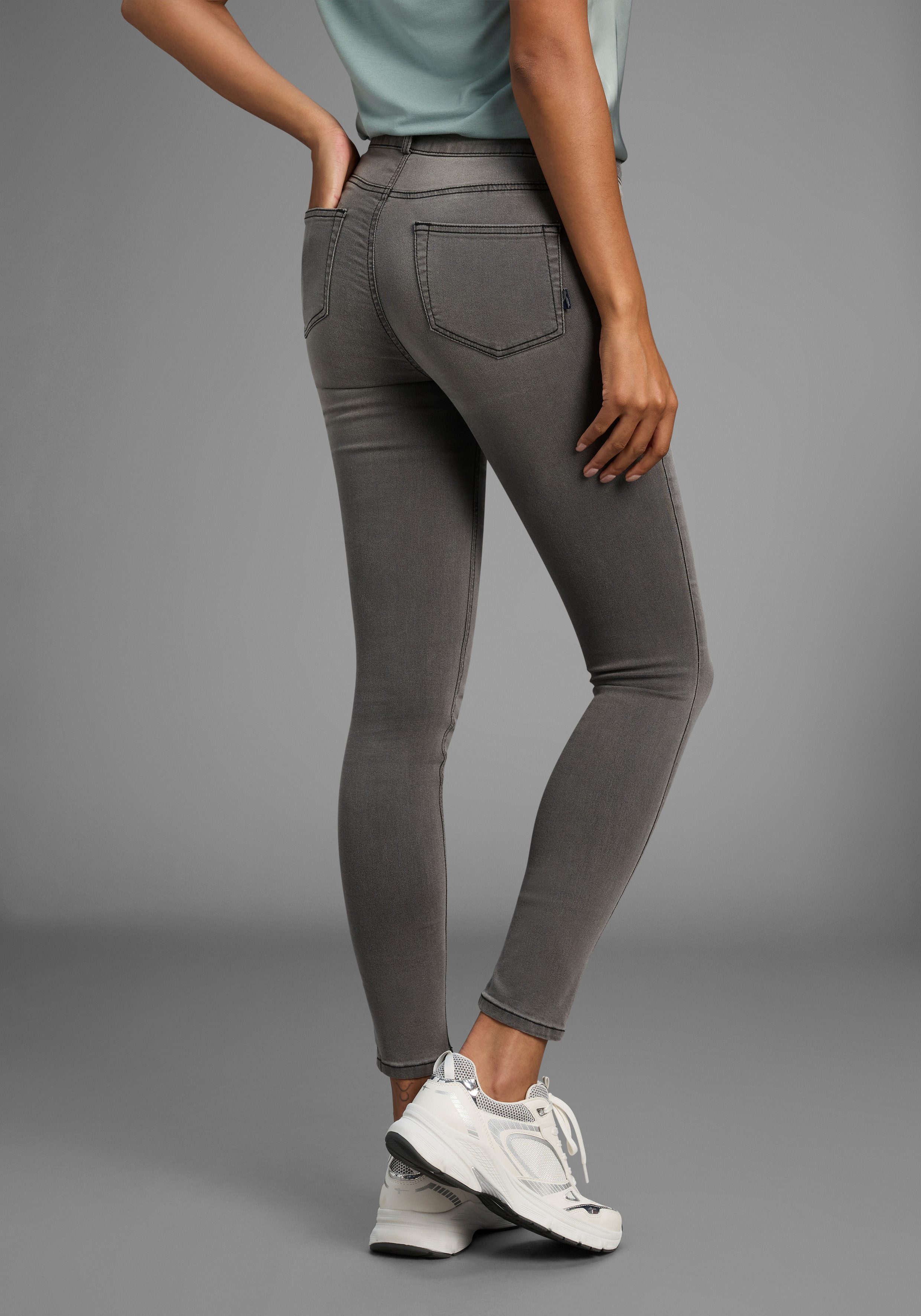 Arizona Skinny fit jeans Ultra Stretch extra-strak gesneden pasvorm, modieuze used-wassing