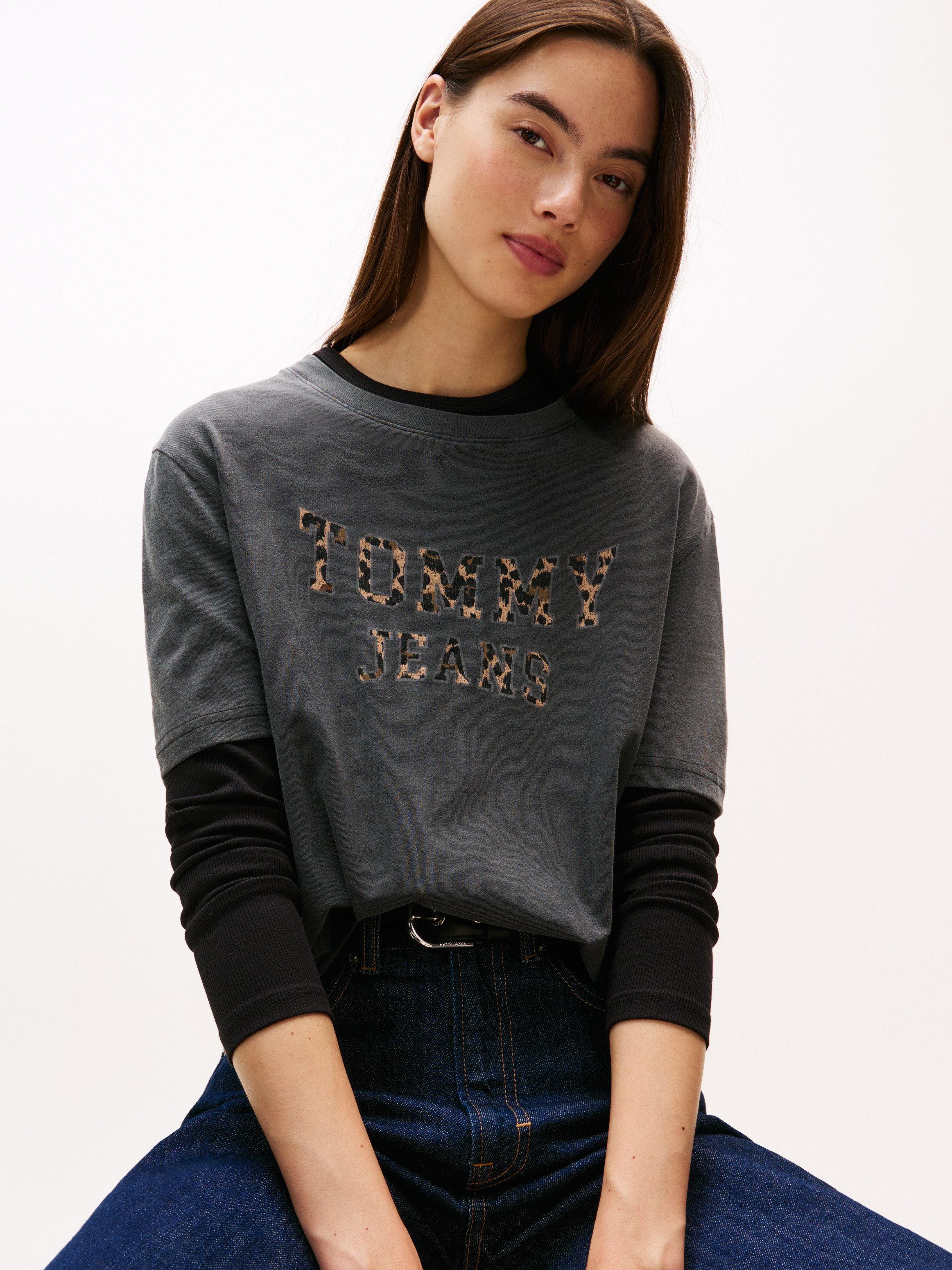 TOMMY JEANS Shirt met korte mouwen TJW BXY LEOPARD VARSITY TEE