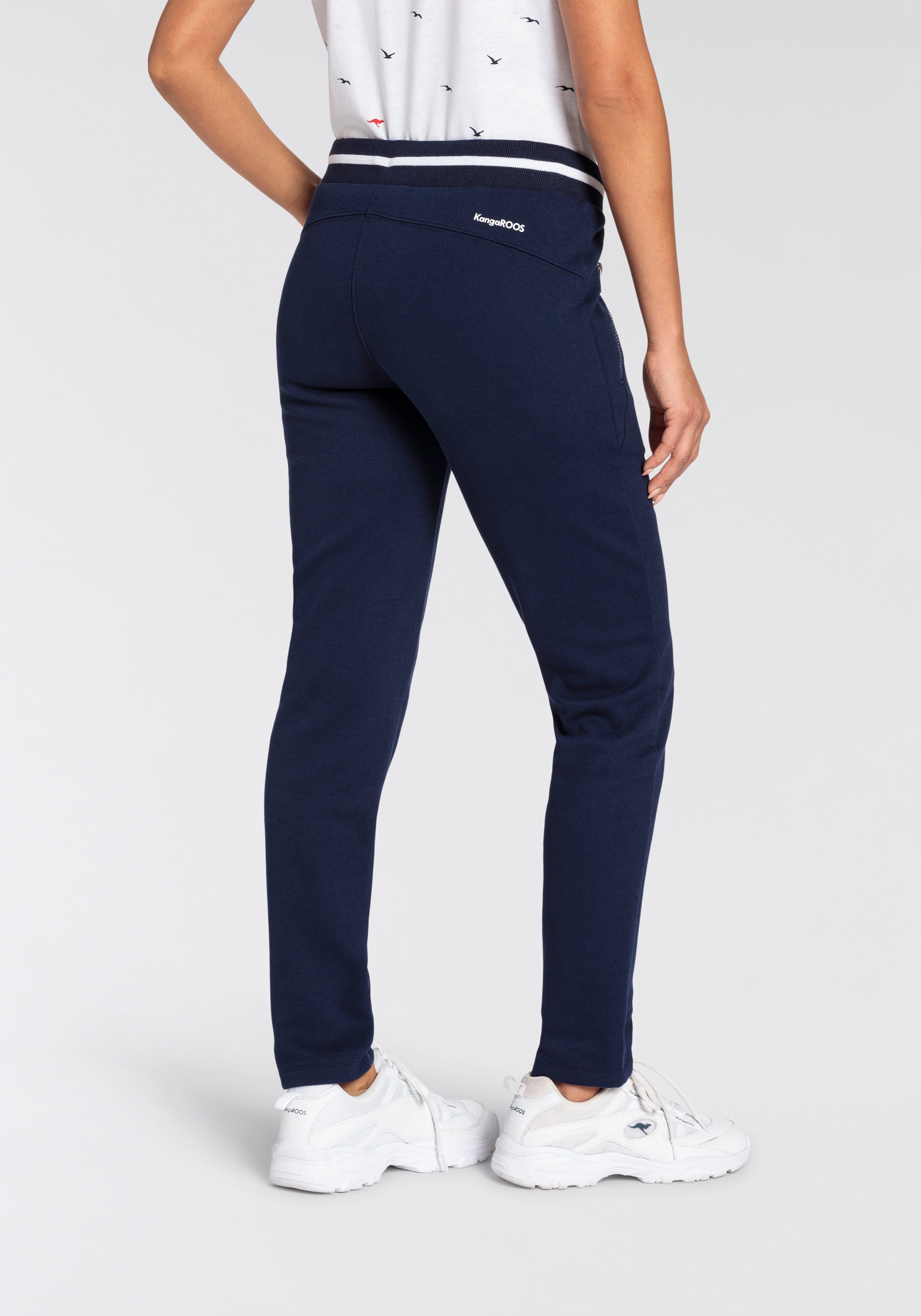 KangaROOS Jerseybroek met piqué-structuur en streepdetail