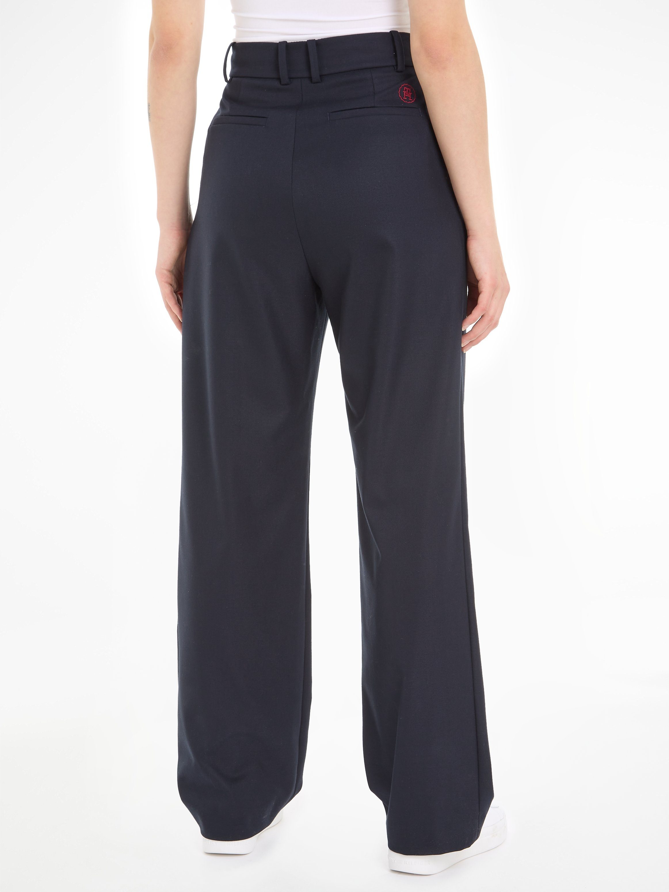 Tommy Hilfiger Geweven broek MD CORE RELAXED STRAIGHT PANT met logo-stiksel op de achterkant