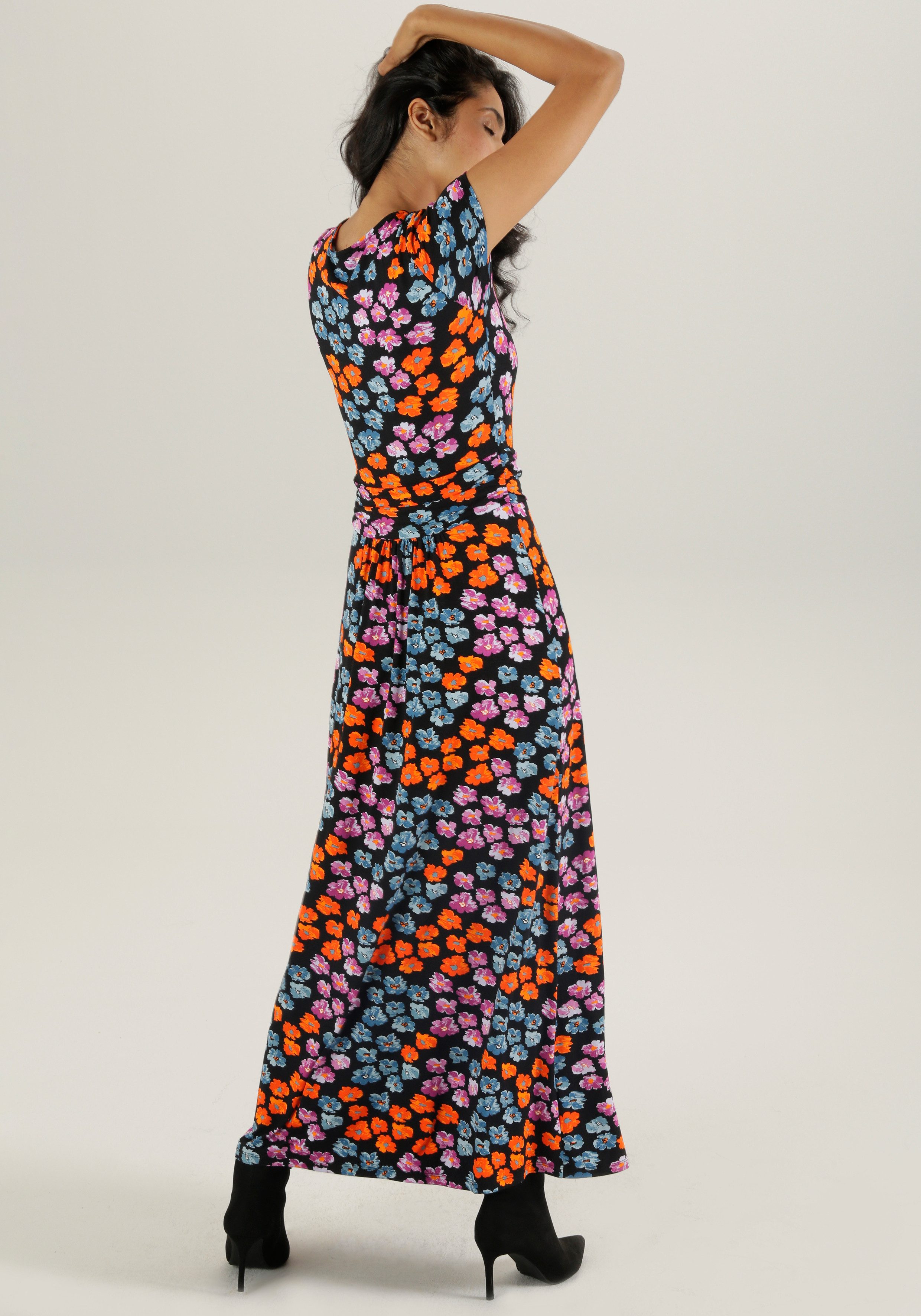 Aniston SELECTED Maxi-jurk met figuurnauwkeurige rimpelingen in de taille