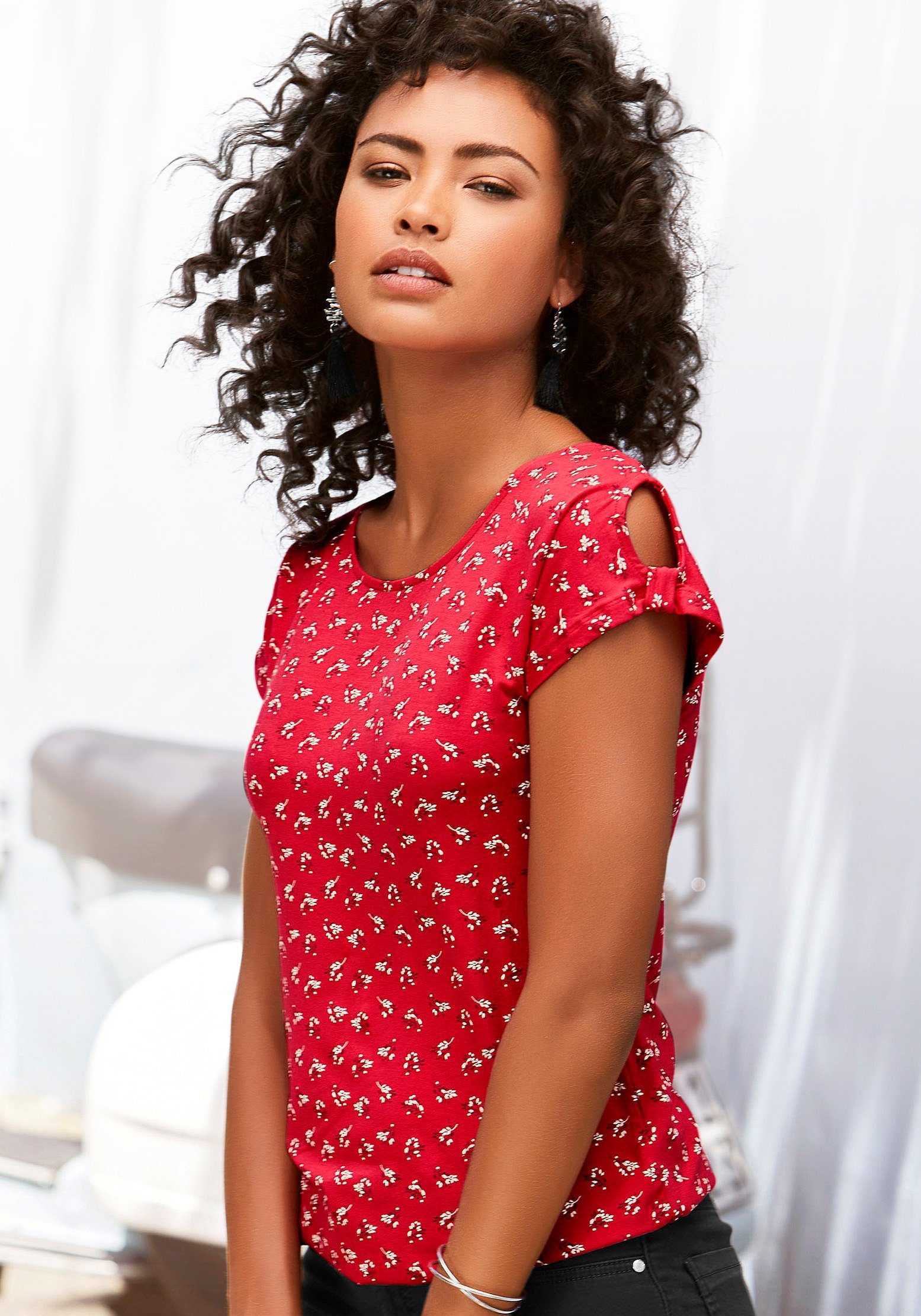 Lascana T-shirt Met kleine cut-out op de mouw (Set van 2)