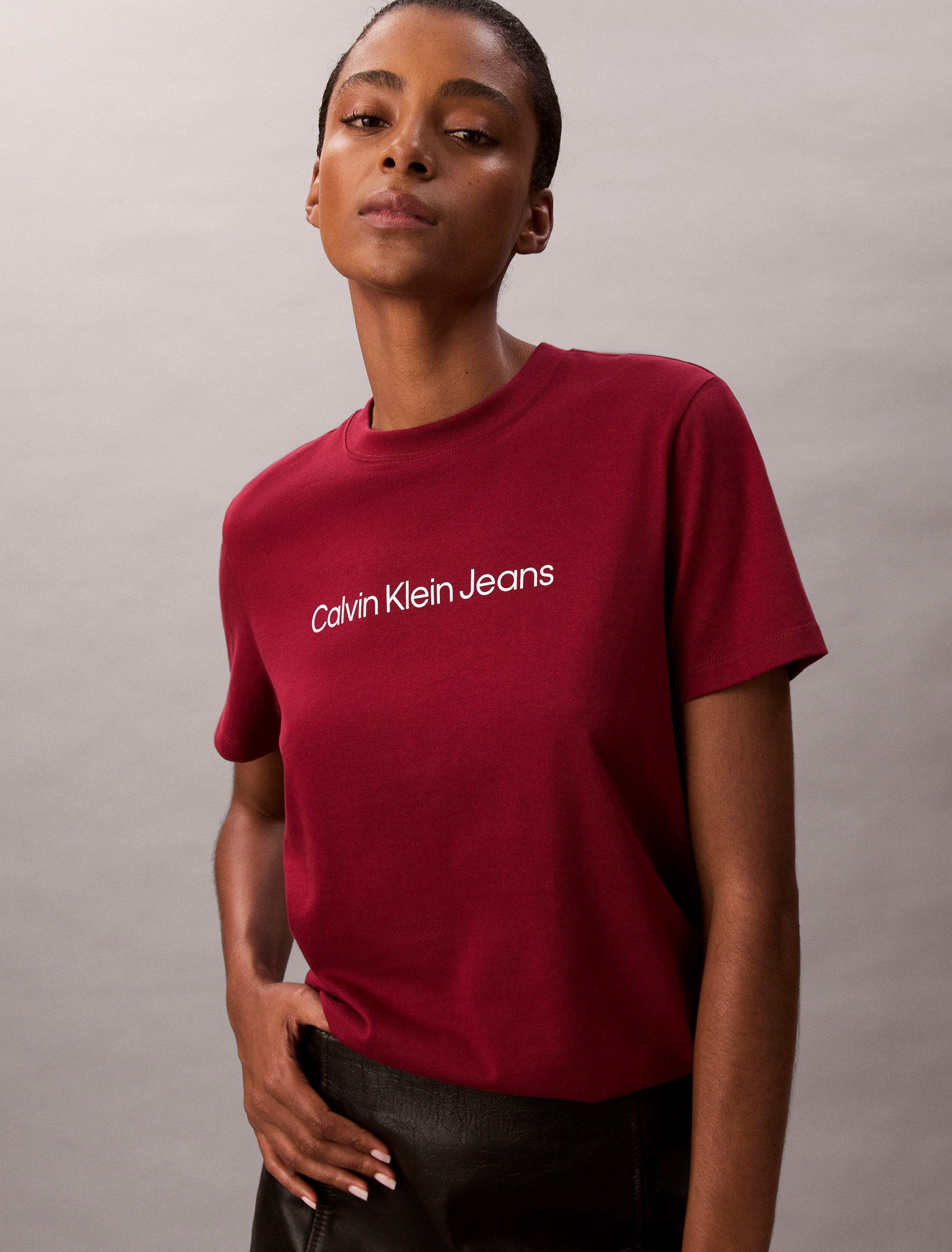 Calvin Klein T-shirt A- INST. LOGO CLASSIC TEE SS