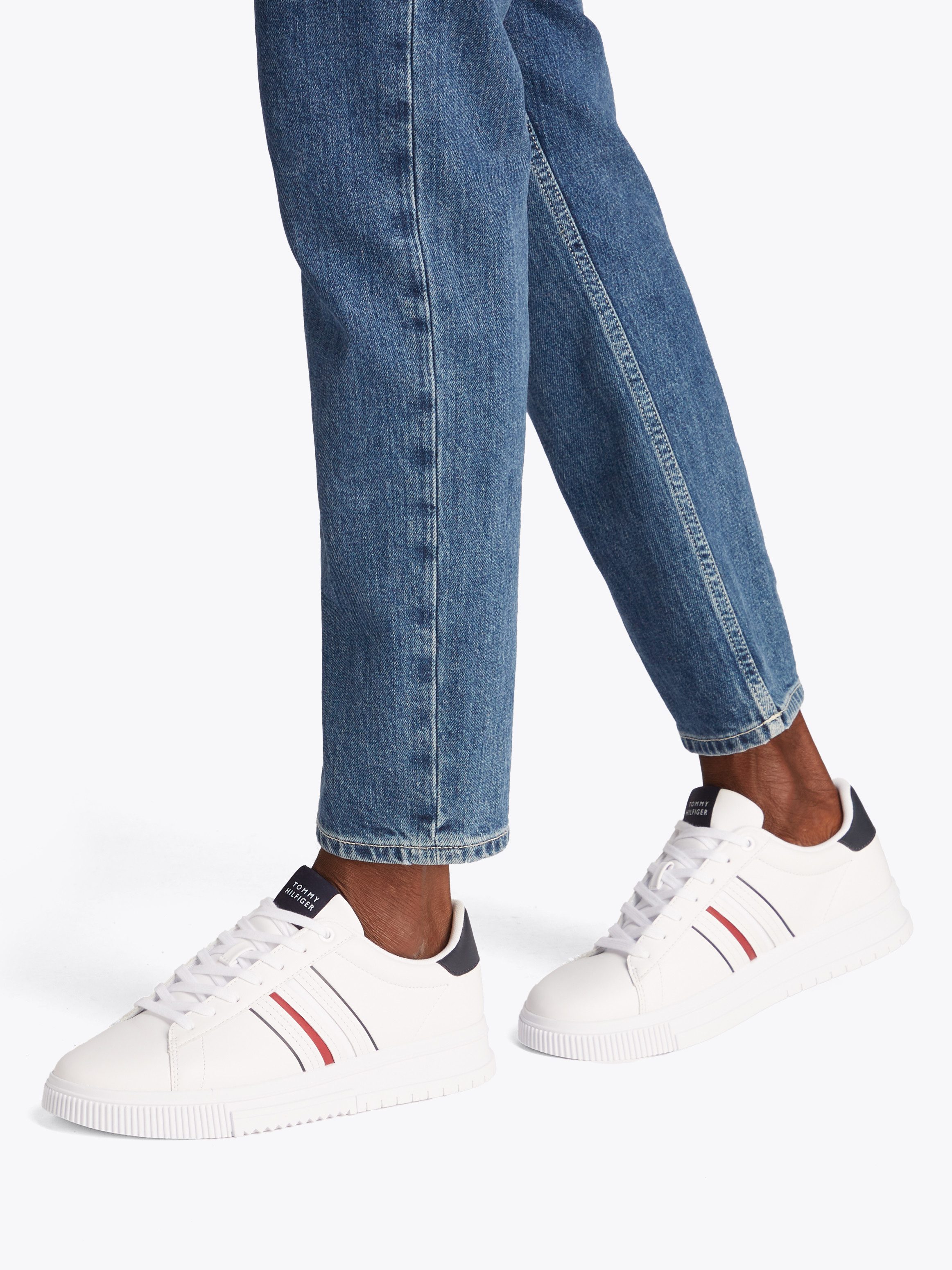 Tommy Hilfiger Sneakers MODERN CUPSOLE STRIPES LTH , vrijetijdsschoen, lage schoen, veterschoen met zijstrepen
