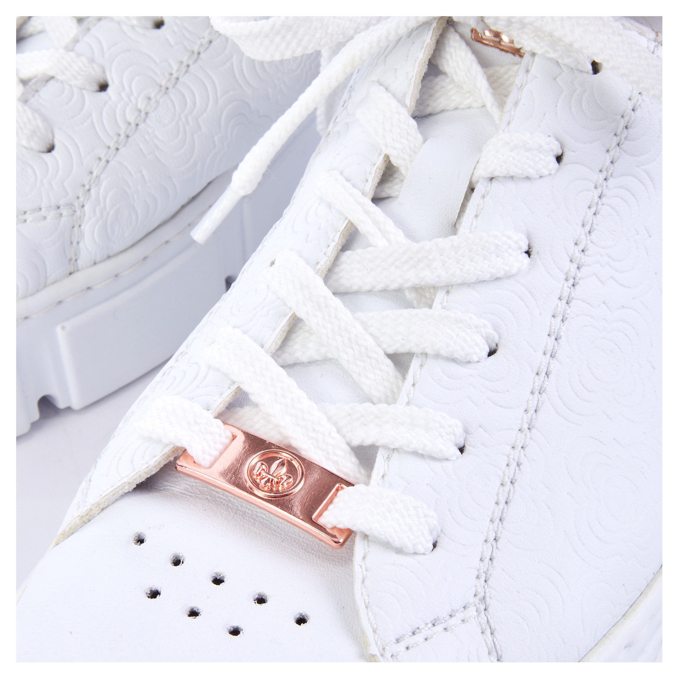Rieker Plateausneakers met metallic-kleuraccenten, vrijetijdsschoen, lage schoen, veterschoen