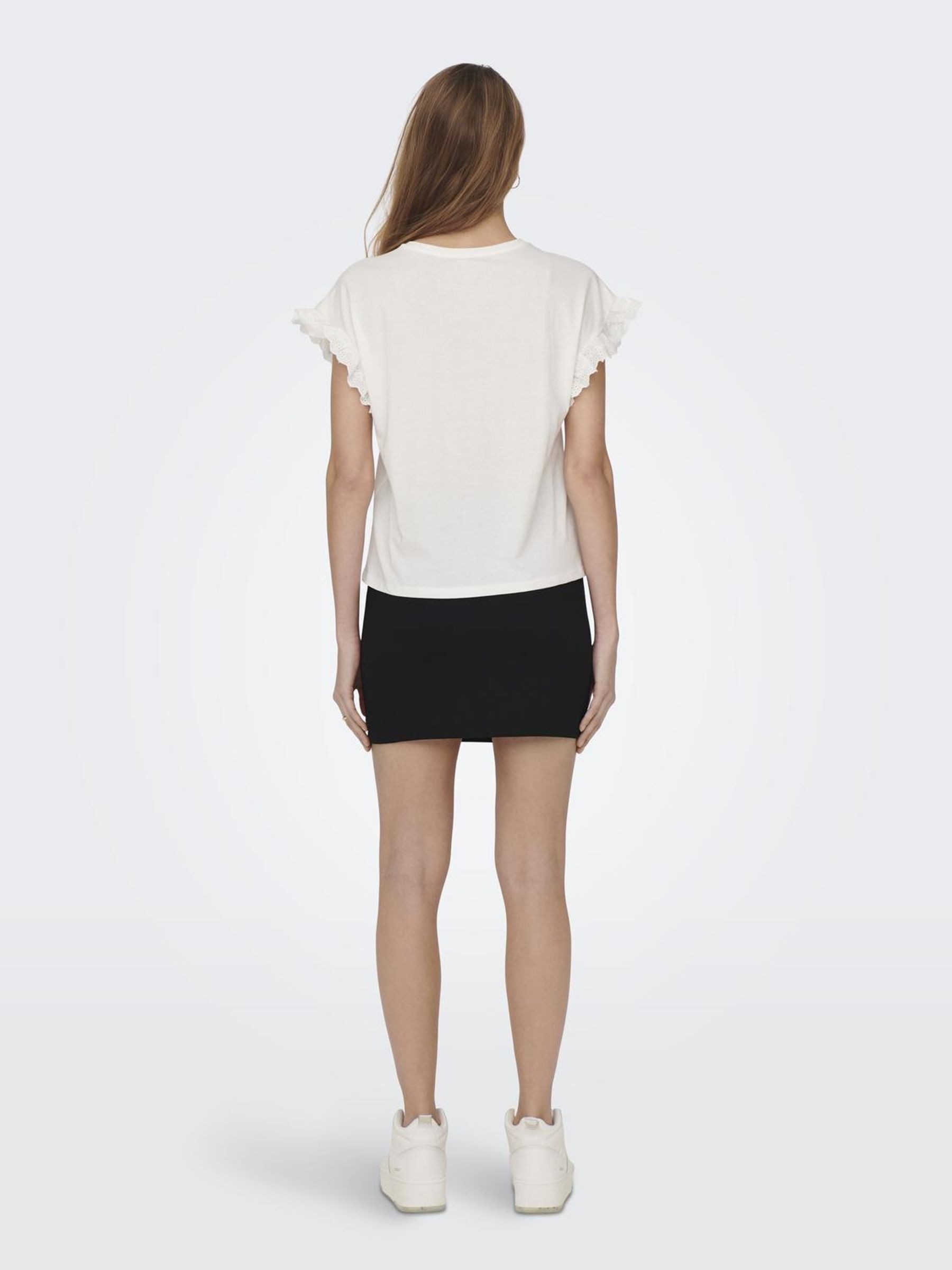 Only Shirt met ronde hals ONLIRIS S/S EMB TOP JRS NOOS