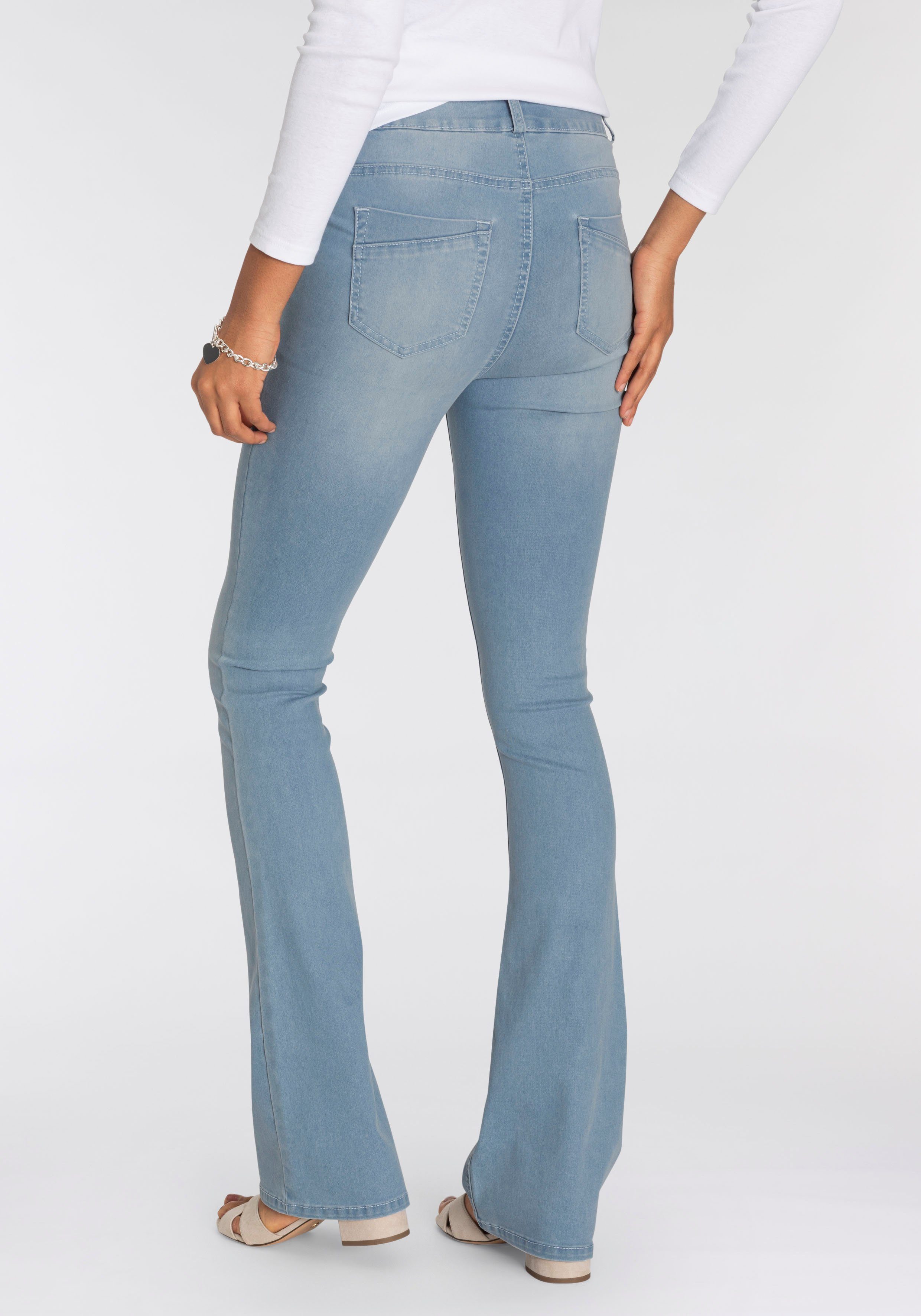 Arizona Bootcut jeans Ultra Stretch uitlopende pasvorm, used-wassing, hoge taille