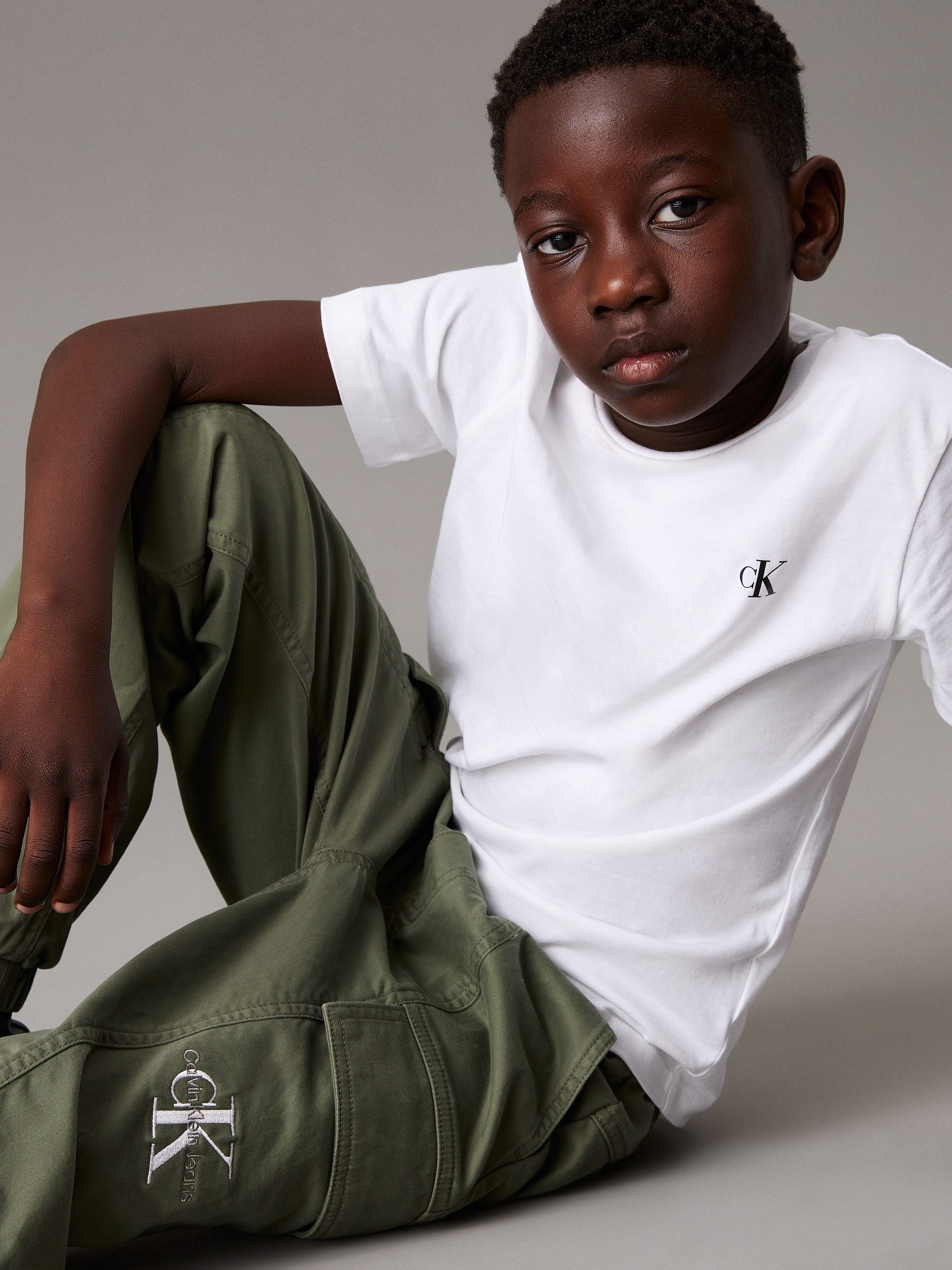 Calvin Klein Sweatbroek ESSENTIAL WOVEN CARGO PANTS voor kinderen tot 16 jaar met logo-print