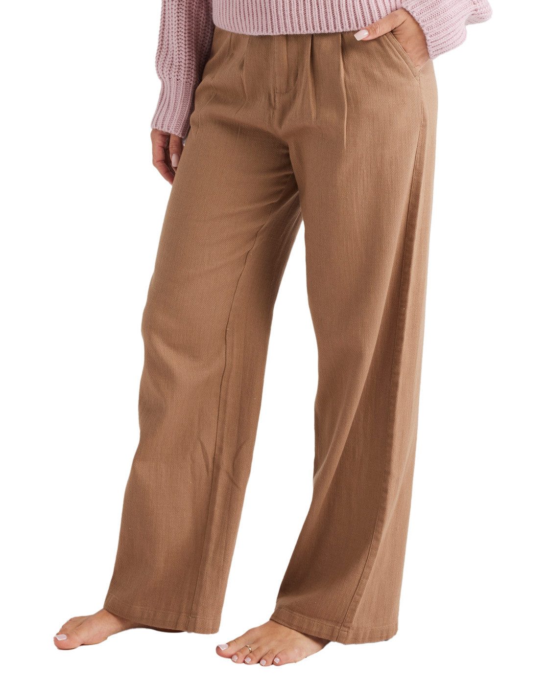 Roxy Chino Attractive Light