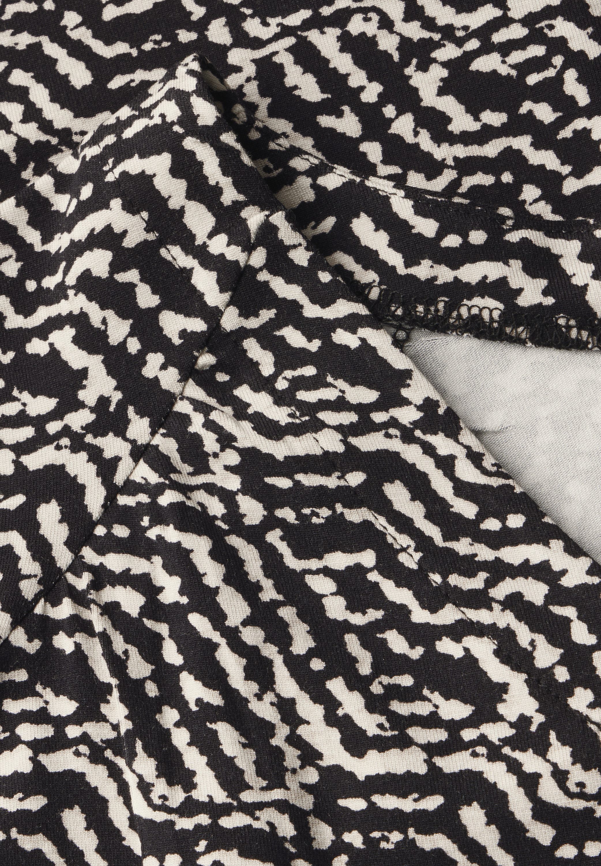 STREET ONE Shirttop met grafisch patroon en v-hals