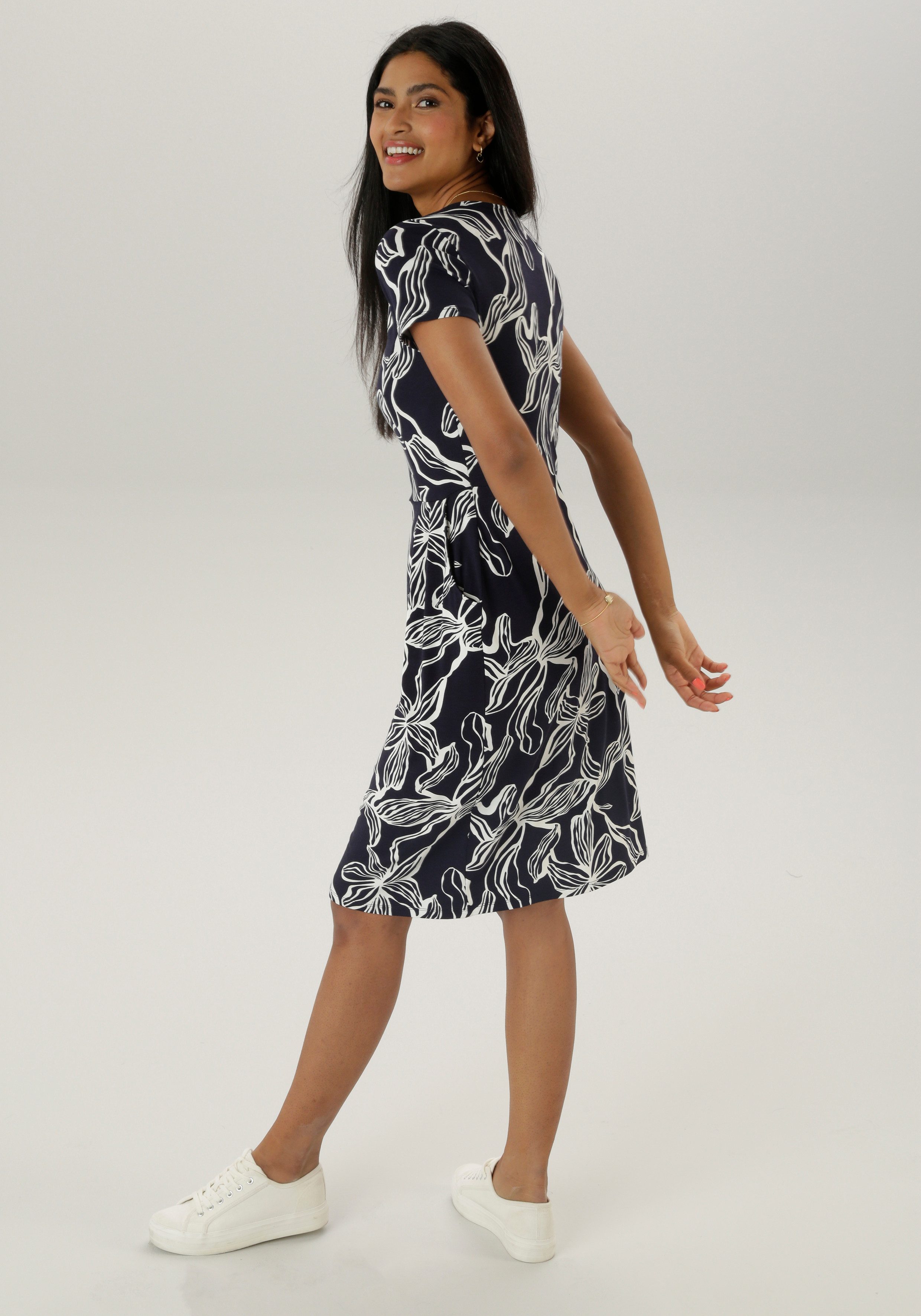 Aniston SELECTED Zomerjurk met twee steekzakken - nieuwe collectie