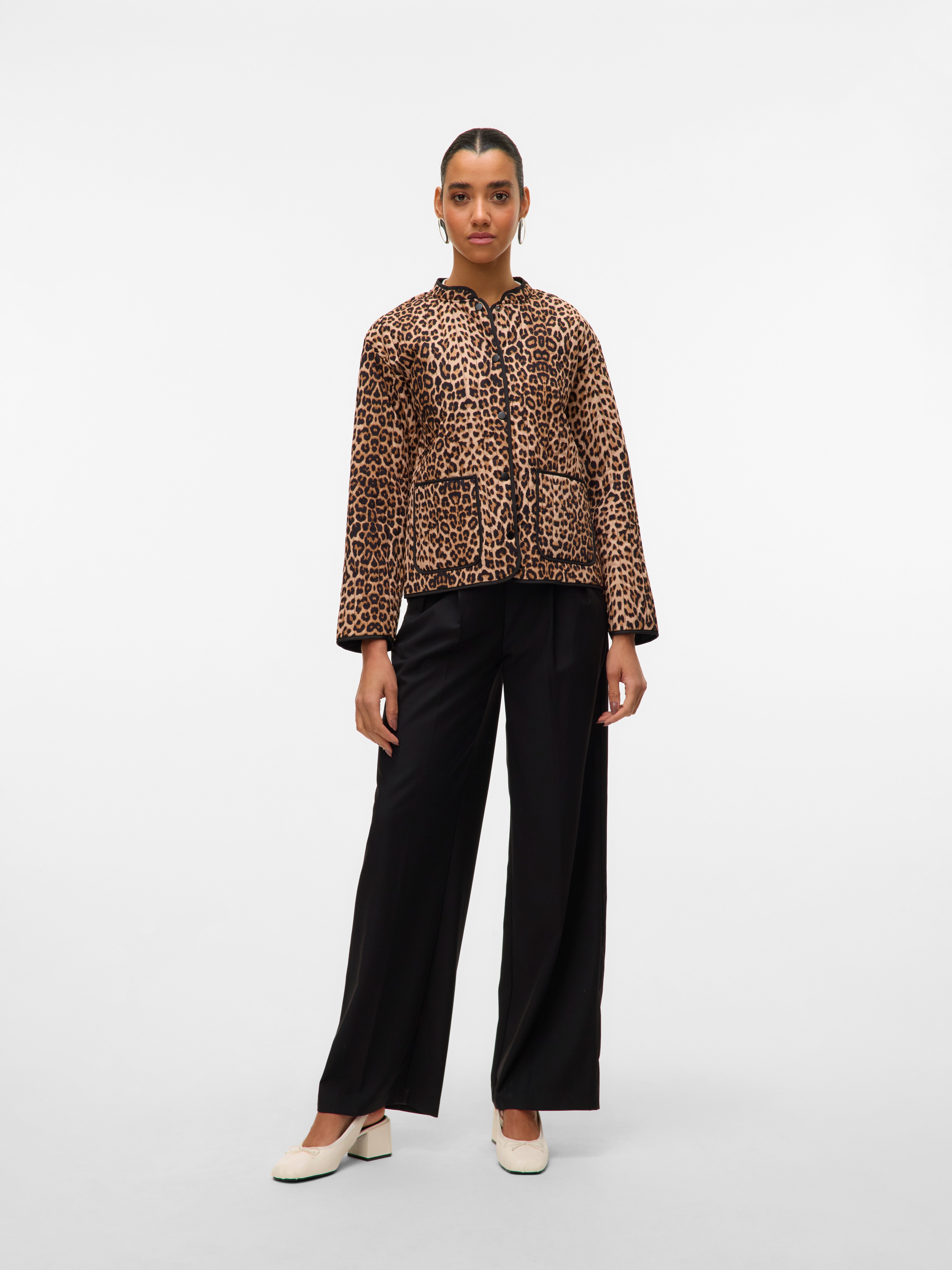 Vero Moda Kort jack VMCLARA JACKET GA NOOS