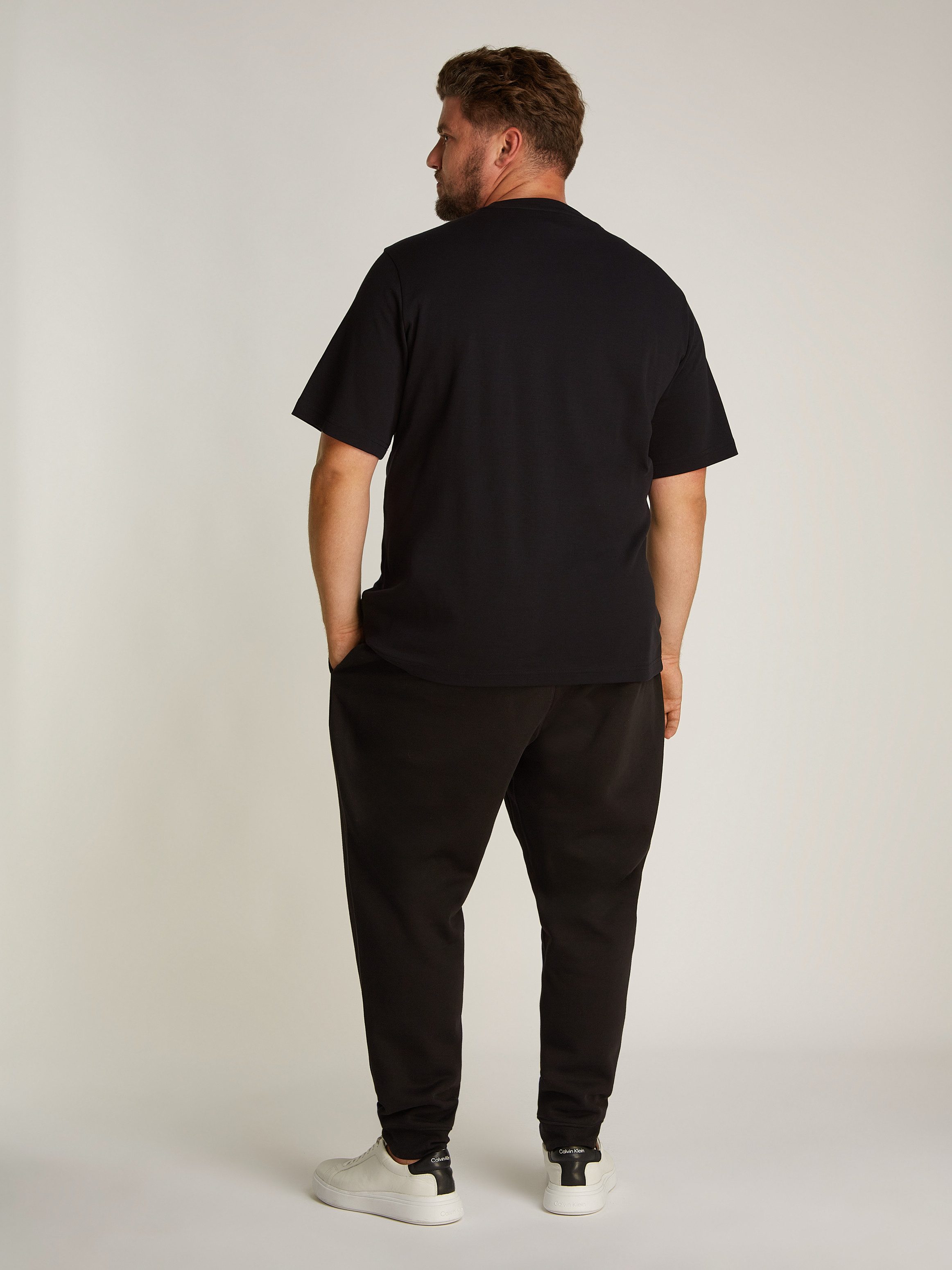 Calvin Klein T-shirt BT_NANO LOGO INTERLOCK T-SHIRT in grote maten met logo-opschrift