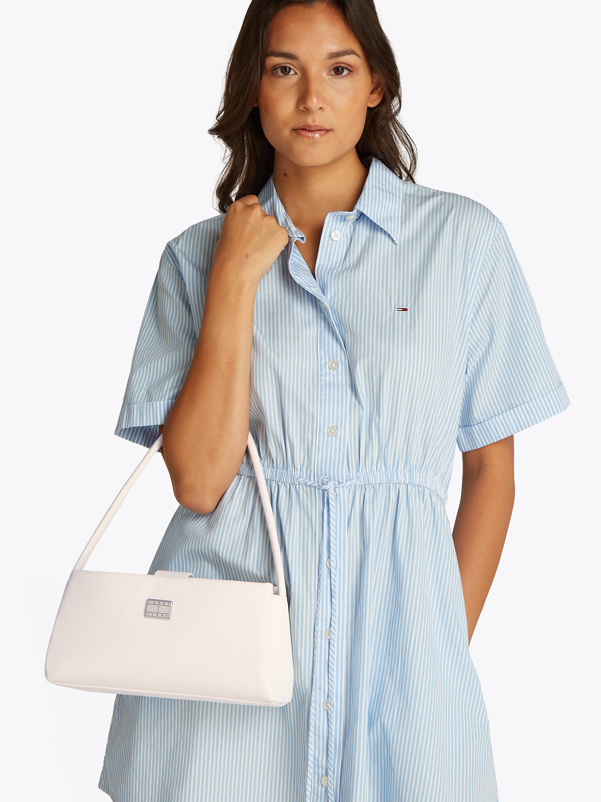 TOMMY JEANS Schoudertas TJW AMERICAN COOL SHOULDER BAG , dames clutch, handtas, mini tas met logo-sieraandeel
