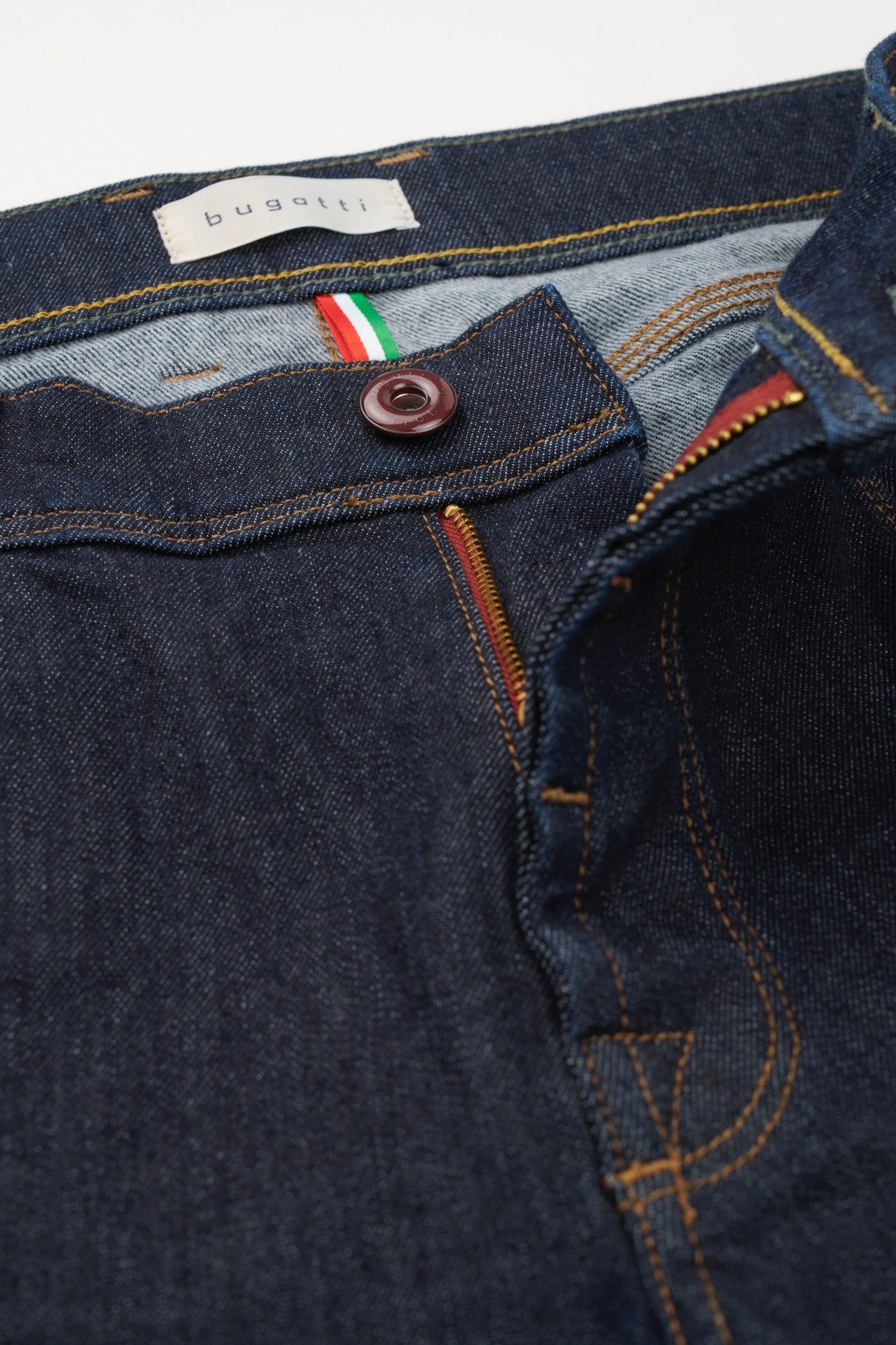 Bugatti 5-pocket jeans met stijlvolle wassing