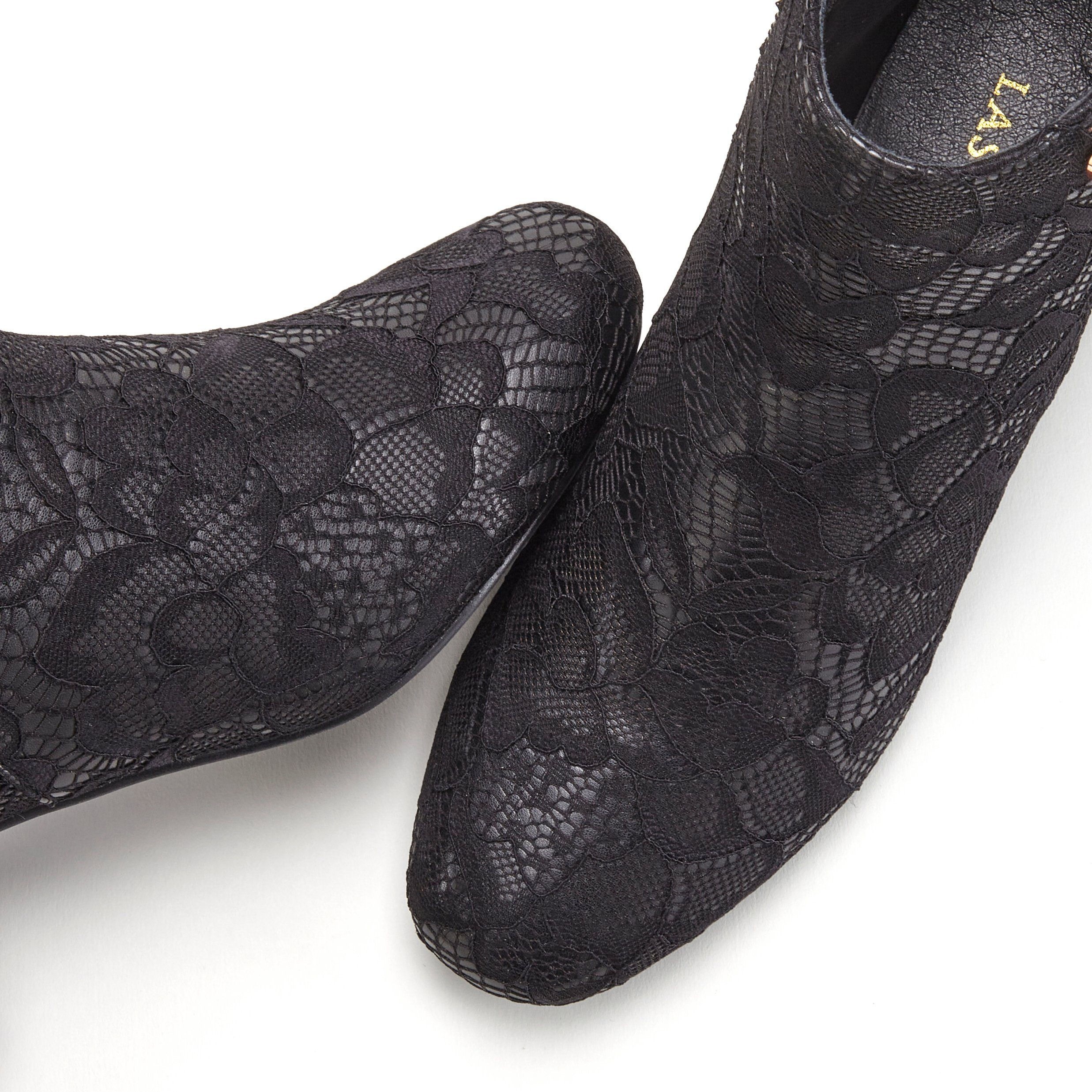 Lascana Laarsjes Laarzen, boots in elegant spitz ontwerp VEGAN