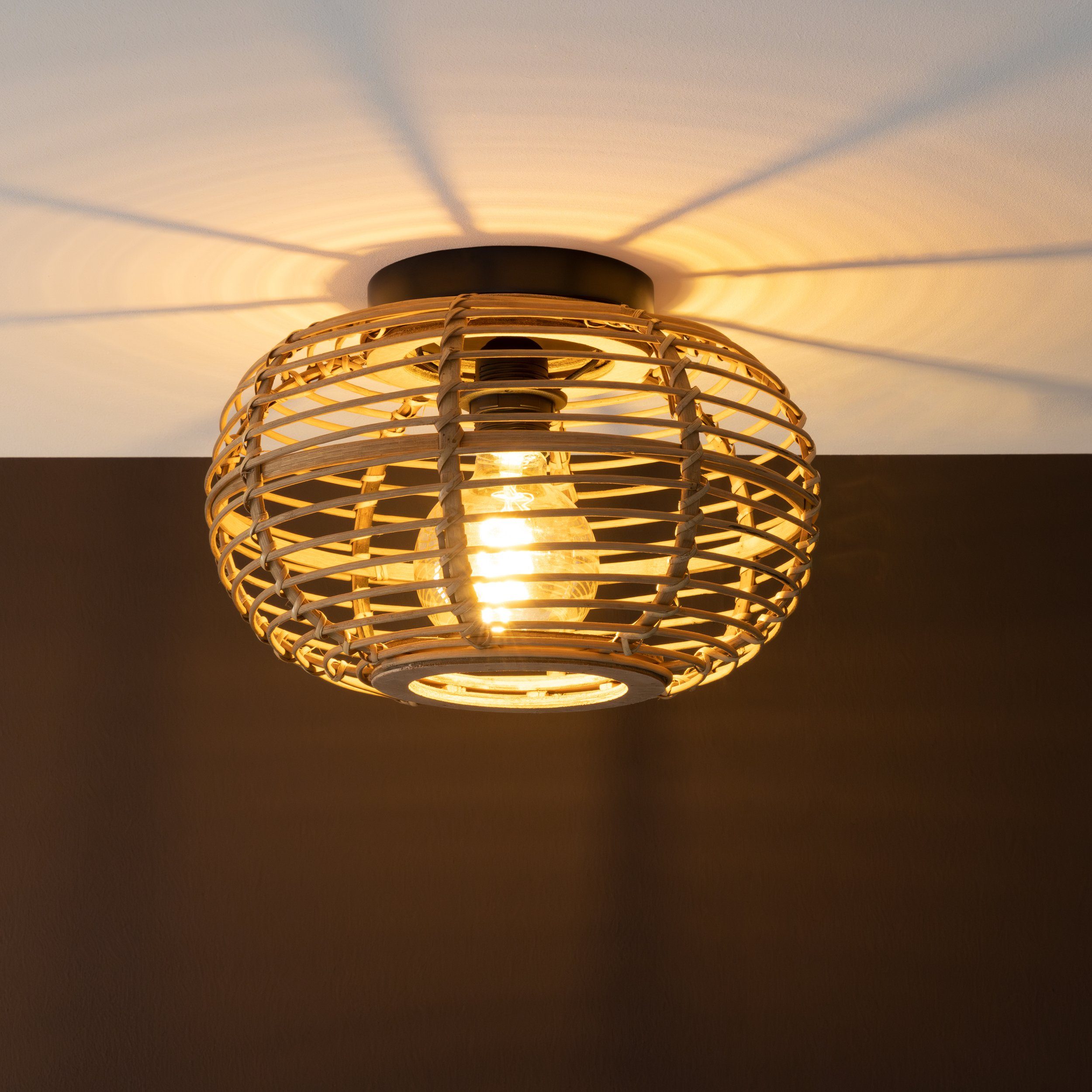 Brilliant Leuchten Plafondlamp Woodball met bamboe kap - d 32 cm - dimbaar - e27 max. 40 w