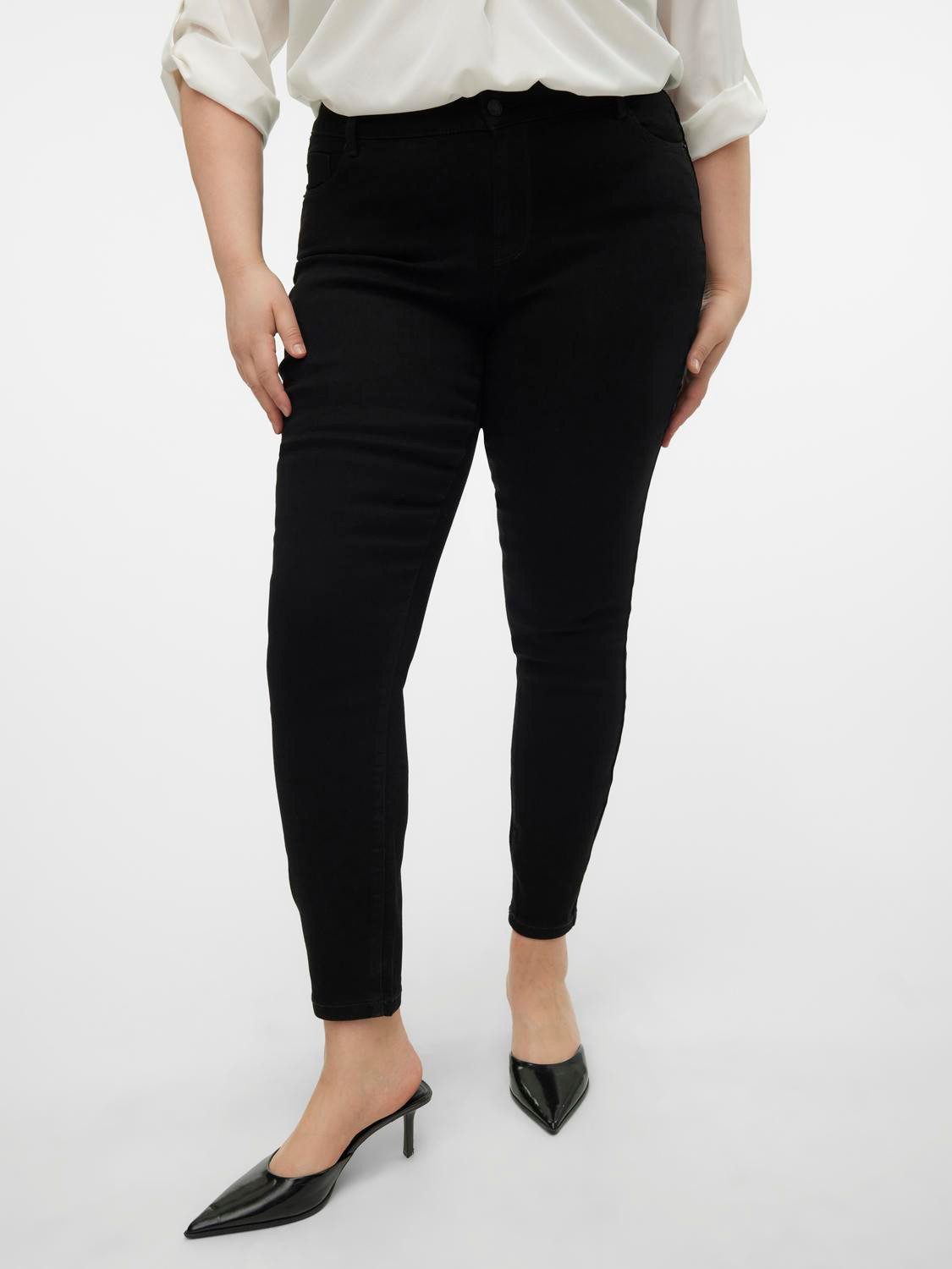 Vero Moda Curve Skinny fit jeans VMCELLY MR SKINNY JEANS BLK CUR NOOS