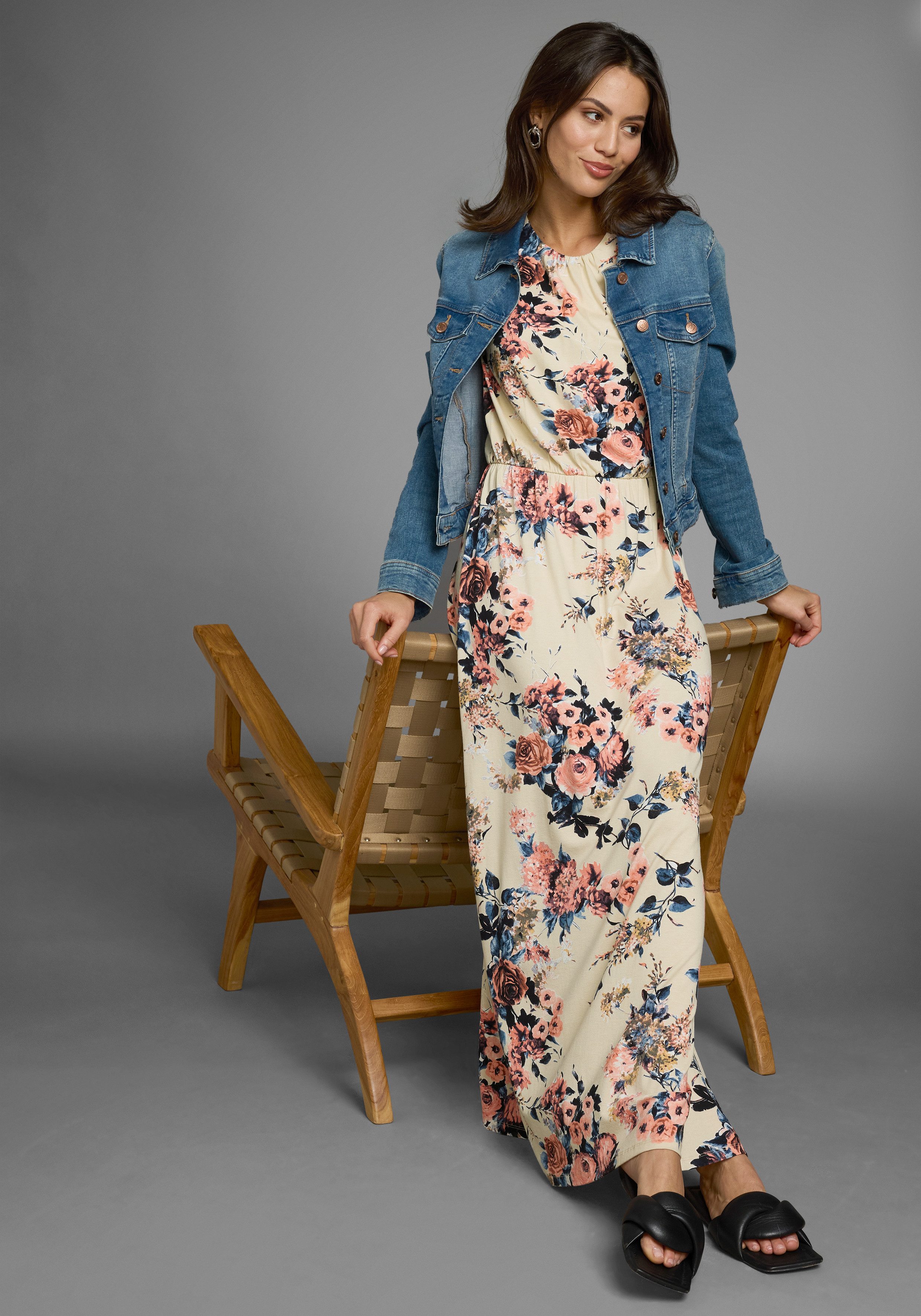 Laura Scott Zomerjurk met hoge ronde hals voor en diepe hals achter, maxijurk - nieuwe collectie