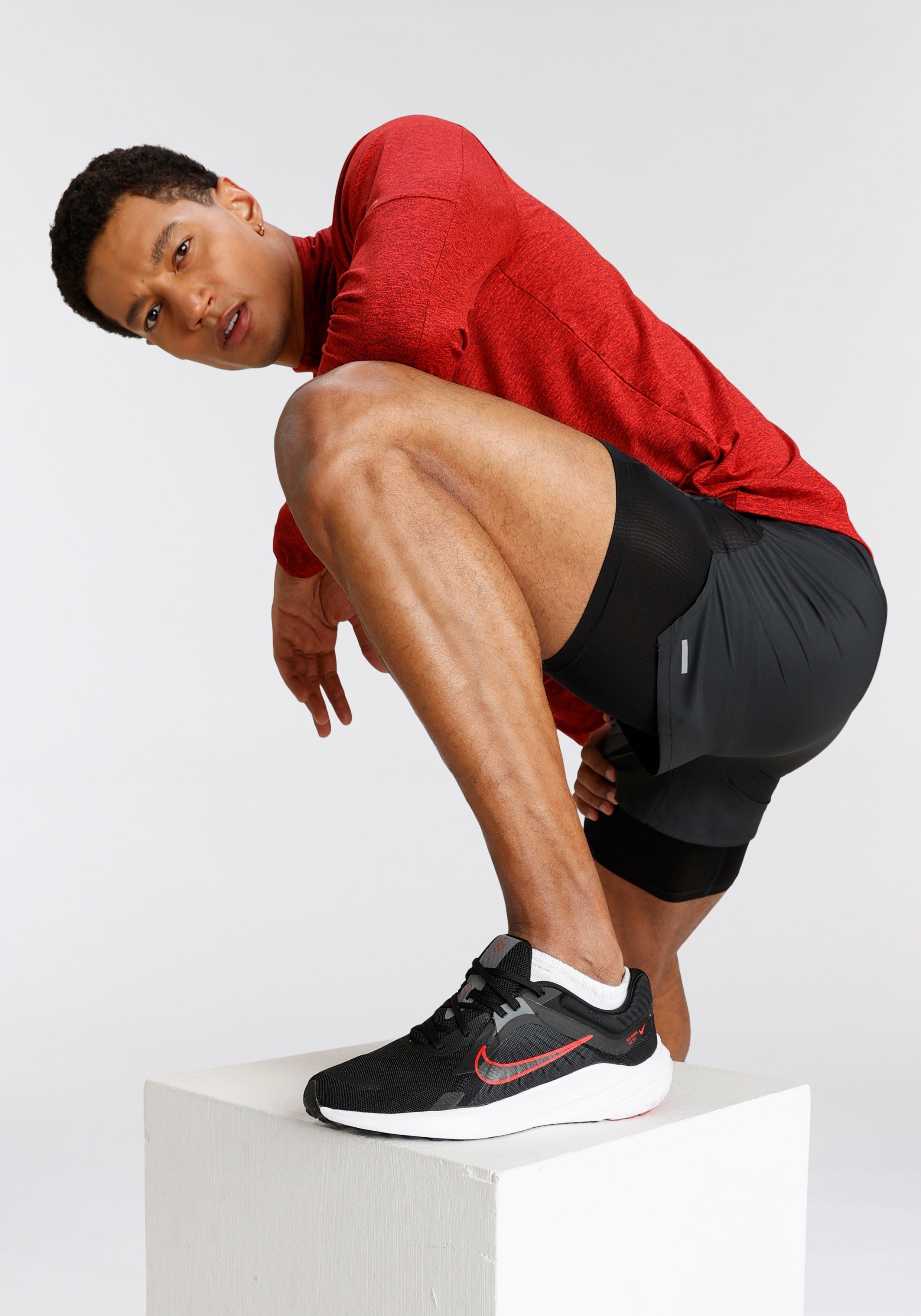 Nike Runningschoenen QUEST 5
