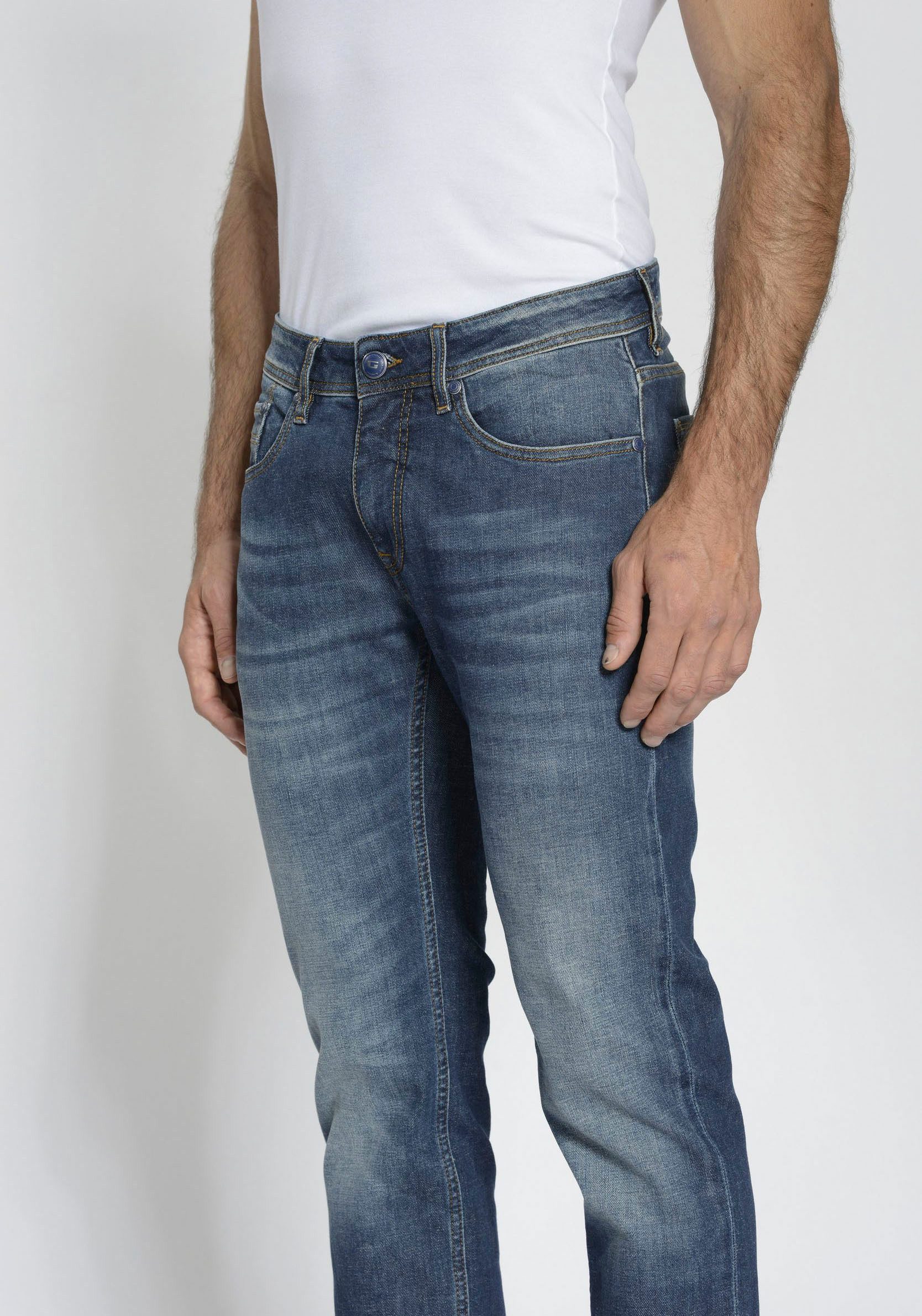 GANG 5-pocket jeans 94NICO in twee verschillende broeklengtes in 5-pocket stijl