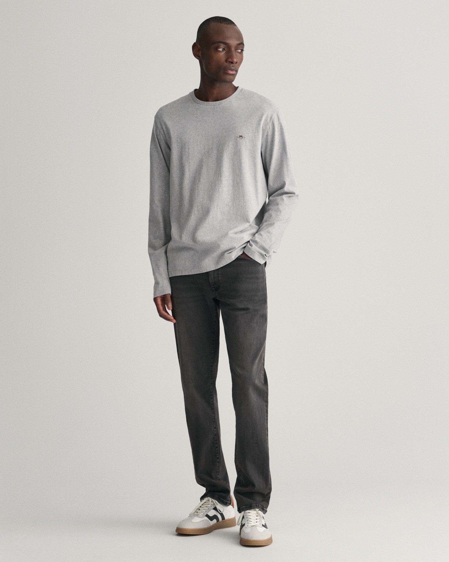 Gant Shirt met lange mouwen REG SHIELD LS T-SHIRT met logoborduursel op borsthoogte