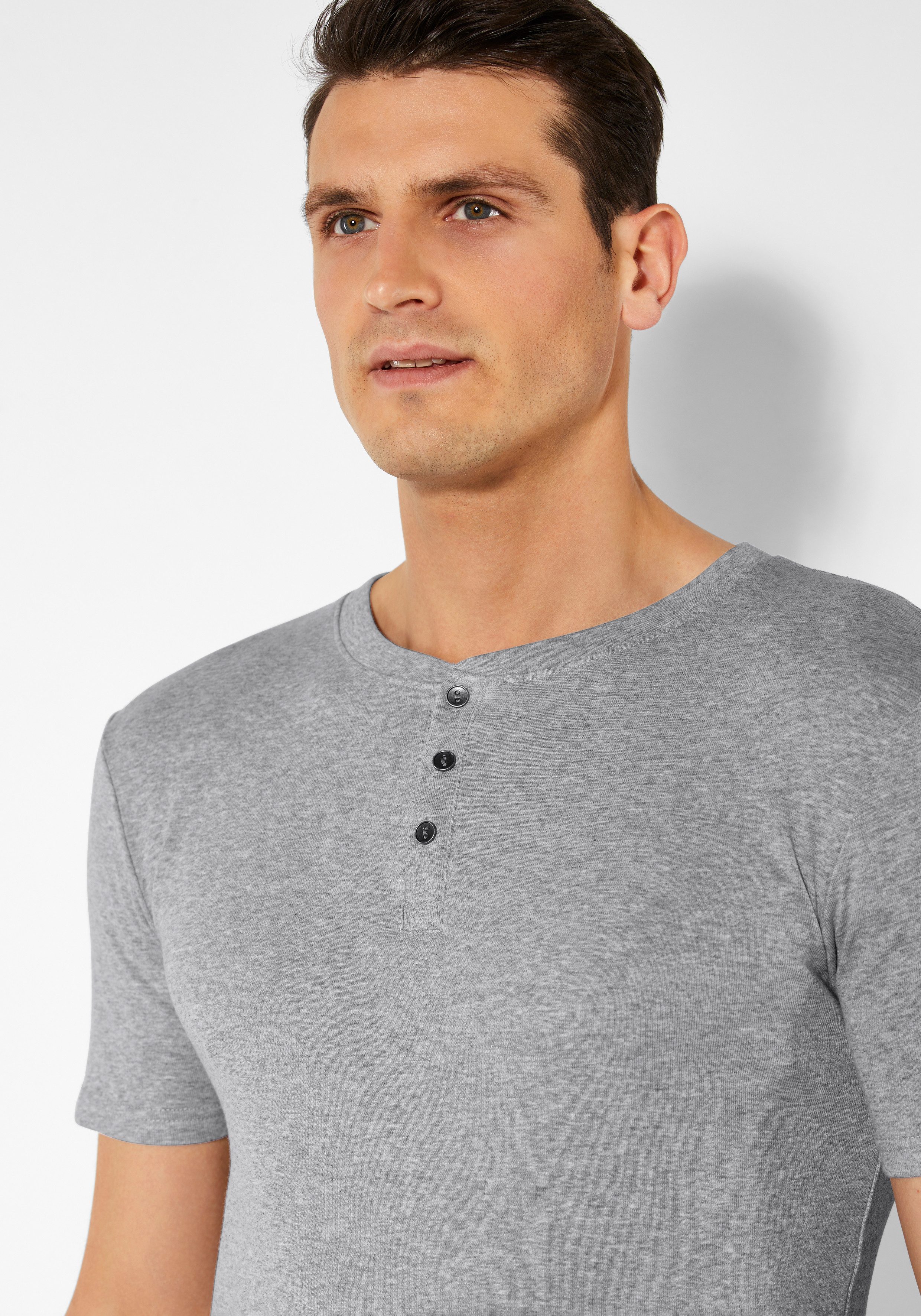 H.I.S T-shirt met een verfijnde knoopsluiting perfect als onderhemd (set)