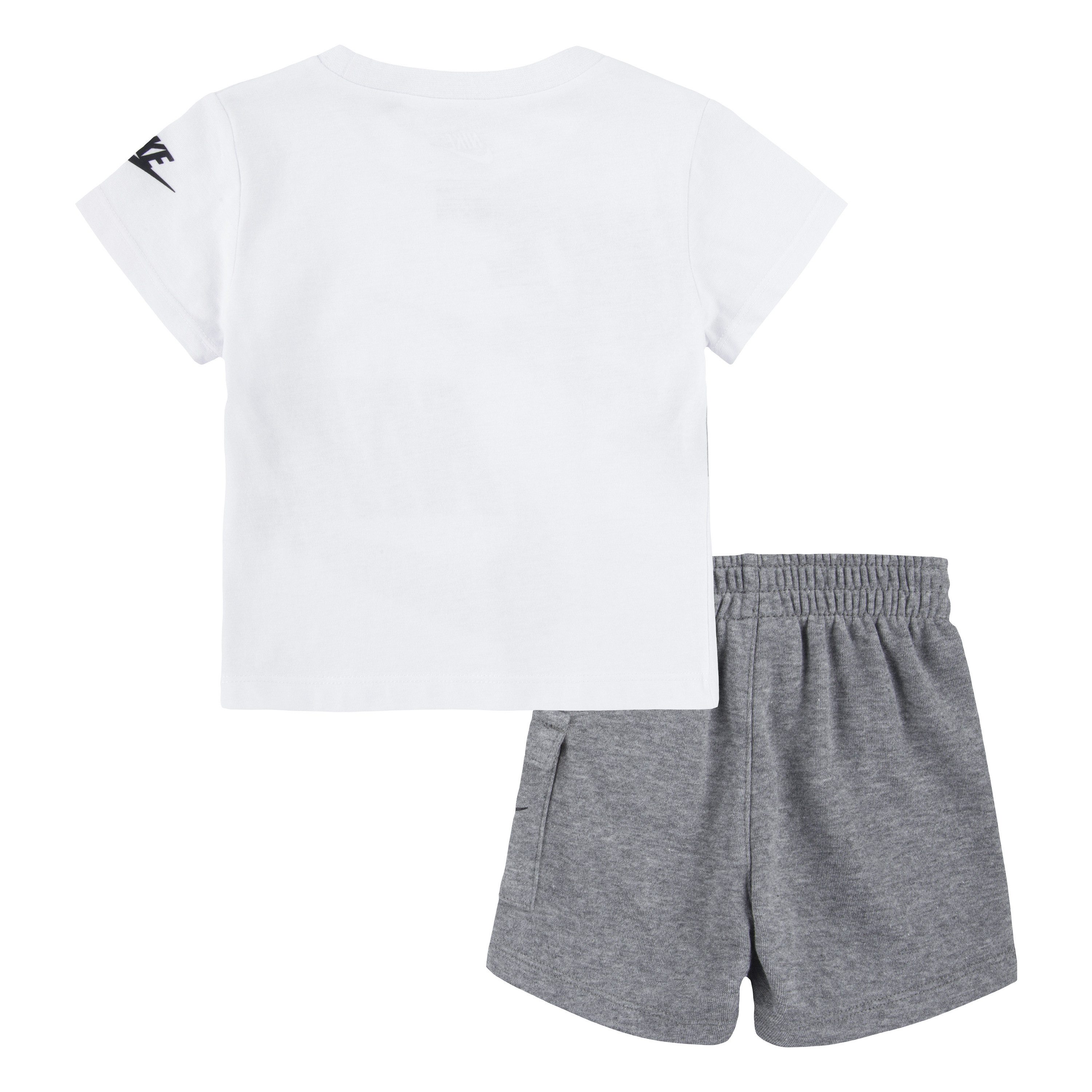 Nike Sportswear T-shirt short NKB B NSW HBR CARGO SHORT SET (2-delig)