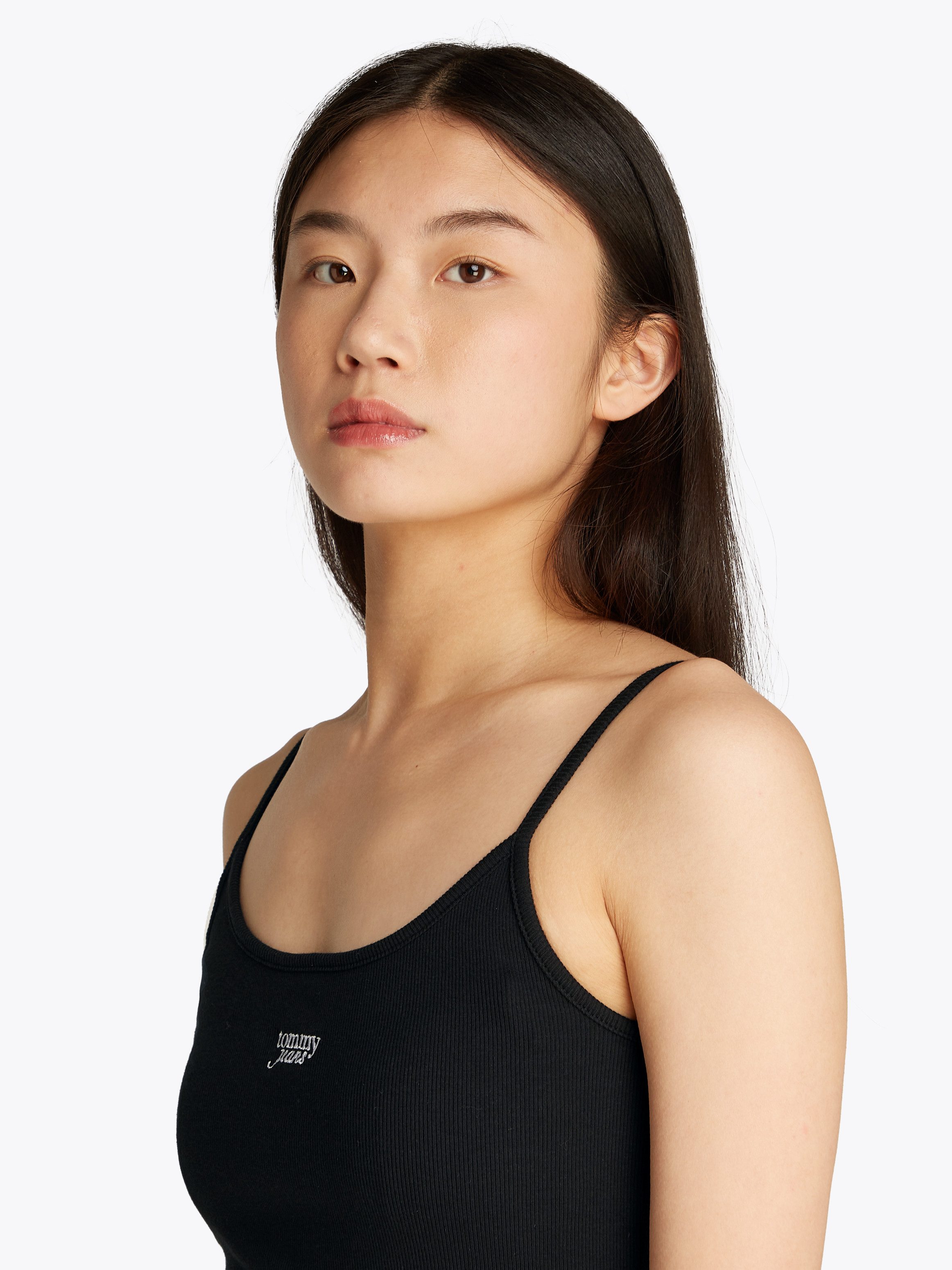 TOMMY JEANS Top met spaghettibandjes TJW SCRIPT STRAPPY TOP in riblook, met logo-opdruk