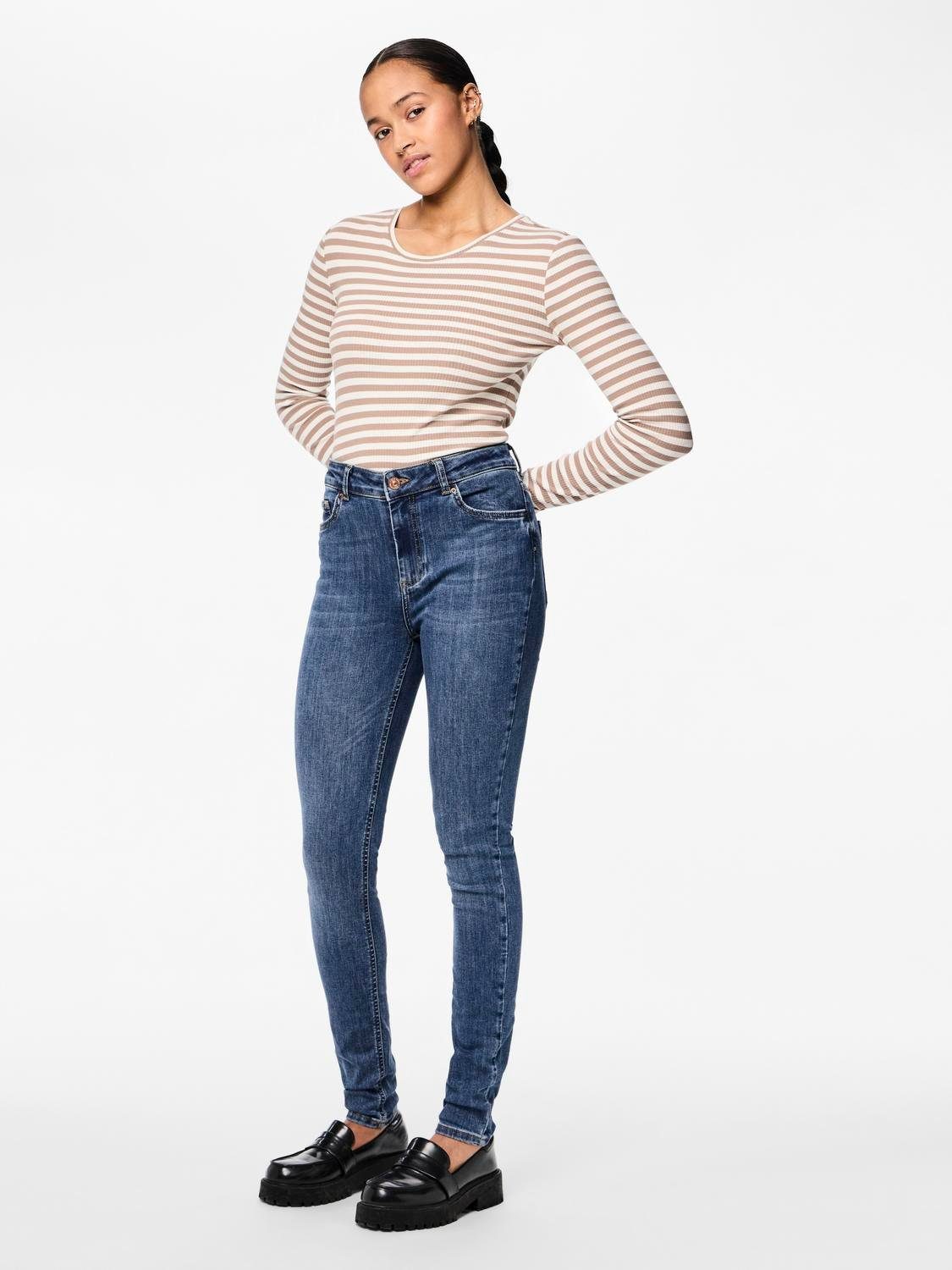 pieces Skinny fit jeans PCDELLY SKN MW MB184 NOOS BC