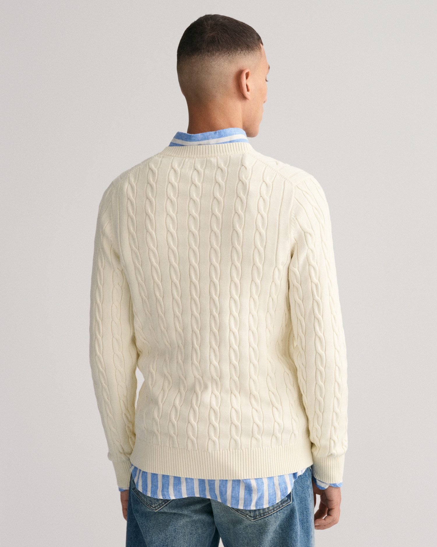 Gant Gebreide trui COTTON CABLE C-NECK met wapen-logo borduurwerk op de borst