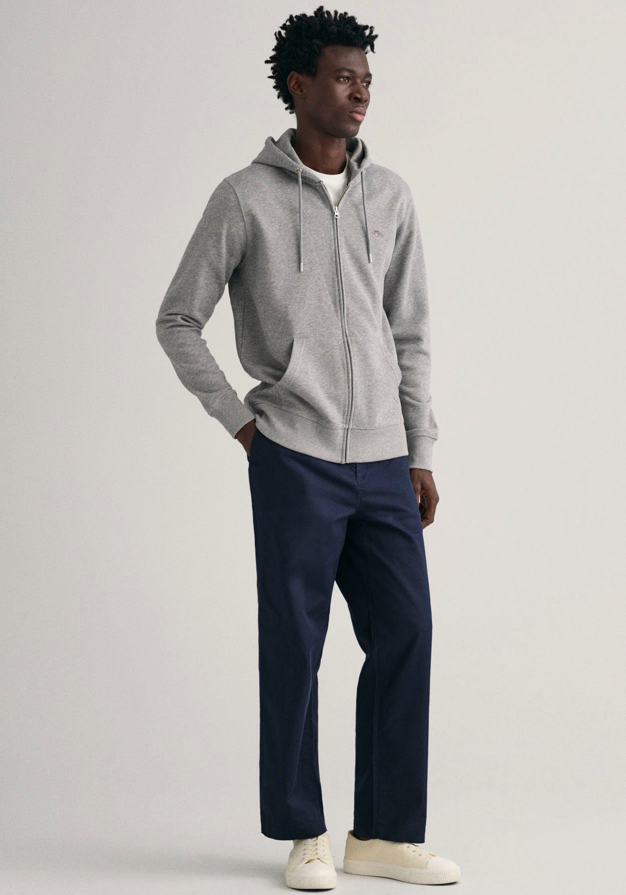 Gant Capuchonsweatvest REG SHIELD FULL ZIP HOODIE met logoborduursel op borsthoogte