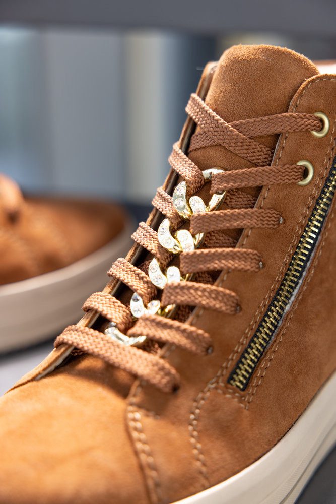Remonte Plateausneakers Elisabeth Hurley-Collection vrijetijdsschoen, high-top sneaker, veterschoen, zijrits