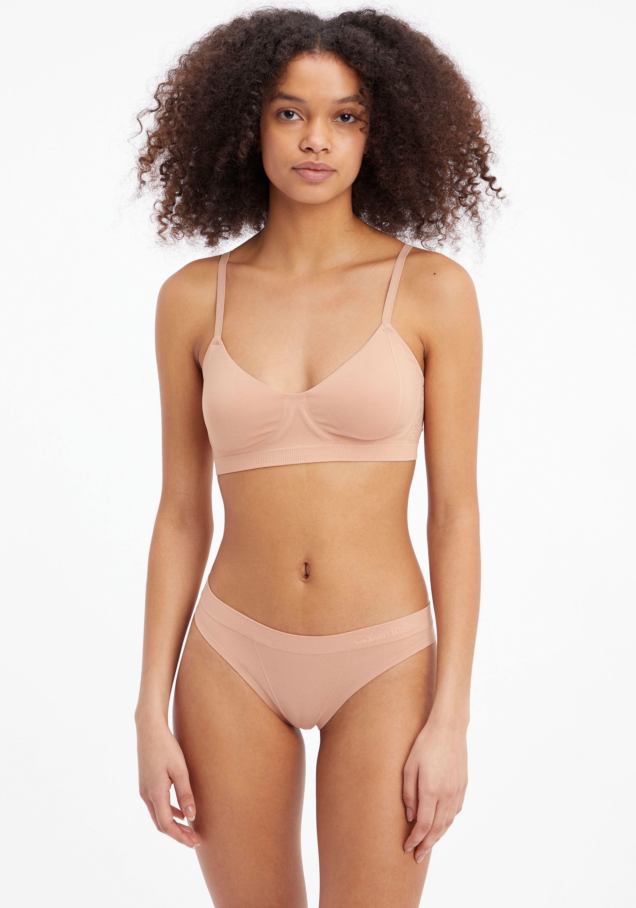 Calvin Klein T-string THONG in modieuze basic stijl