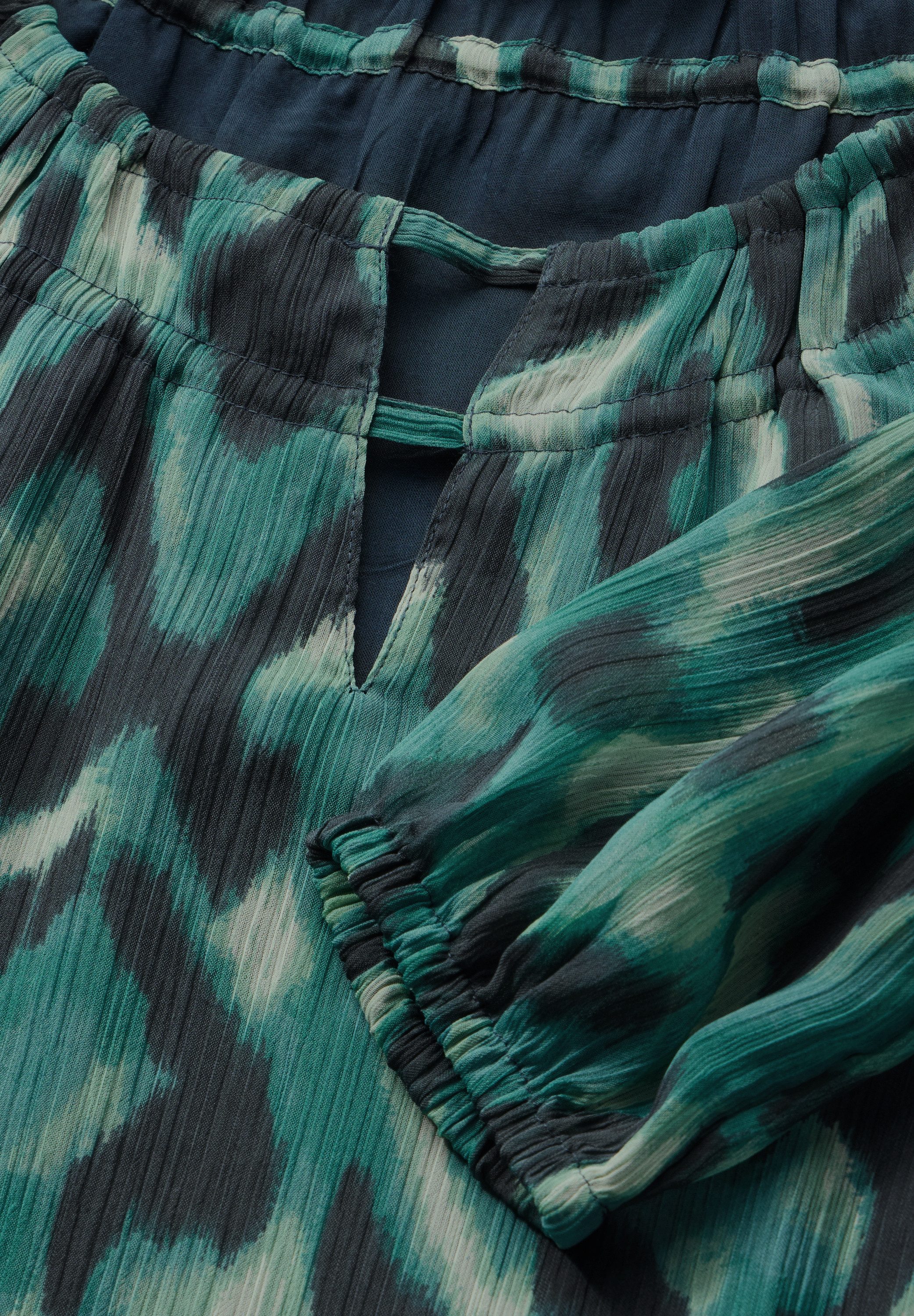 STREET ONE Chiffon blouse met grafisch patroon en plooien aan de kraag