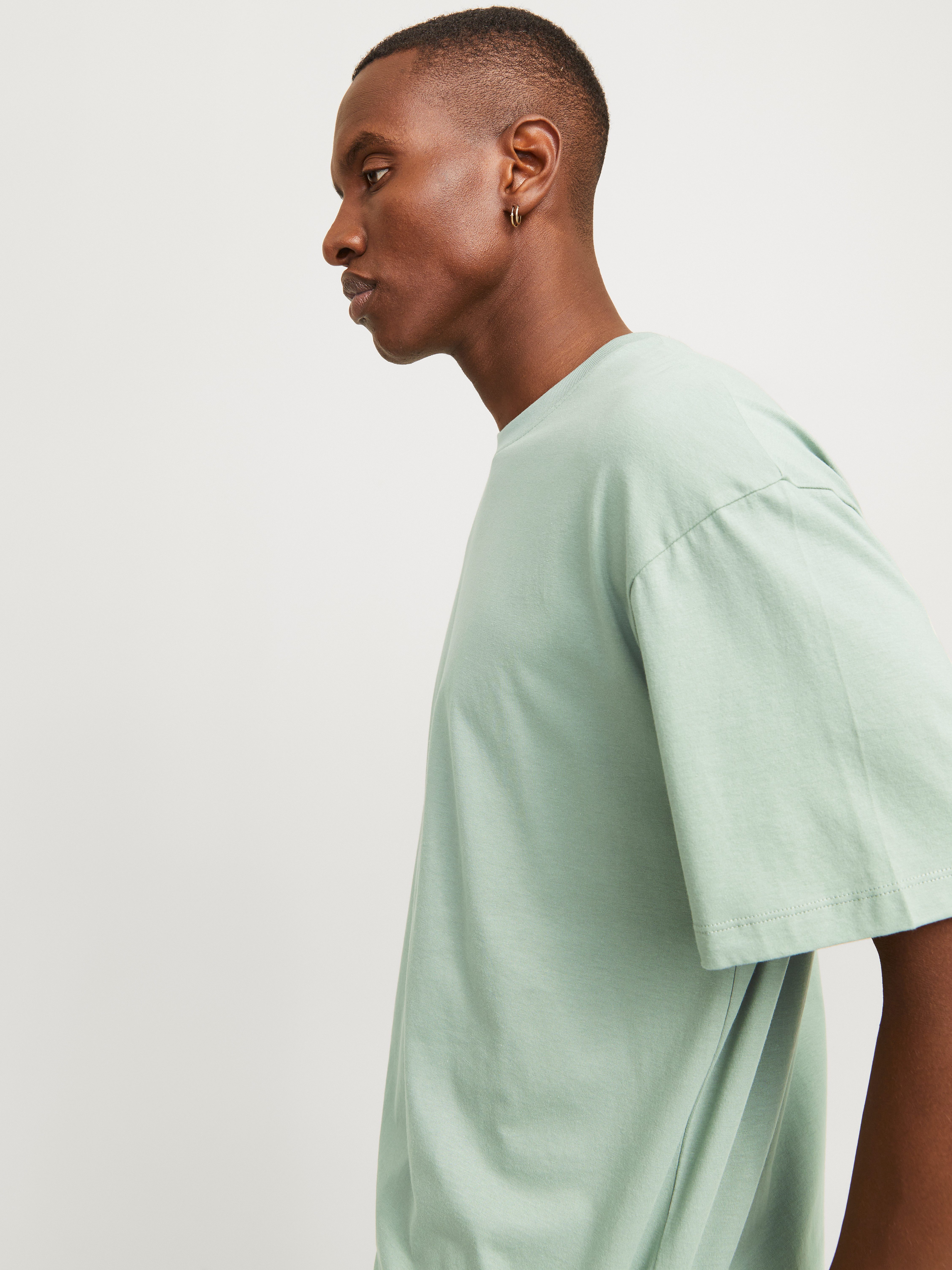 Jack & Jones Oversized shirt JJEBRADLEY TEE SS O-NECK NOOS