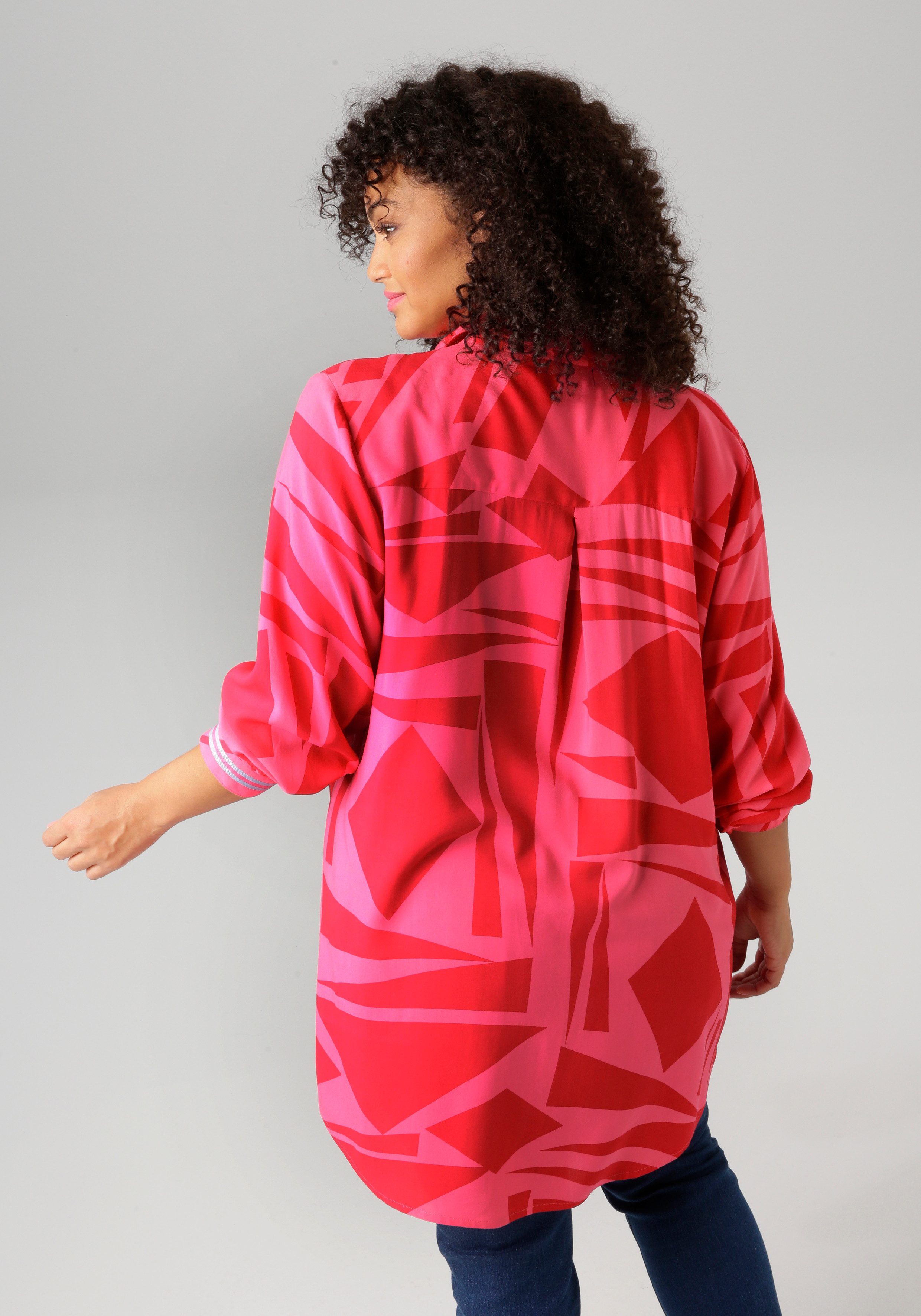 Aniston PLUS Lange blouse met kleurrijke, grootvlak print