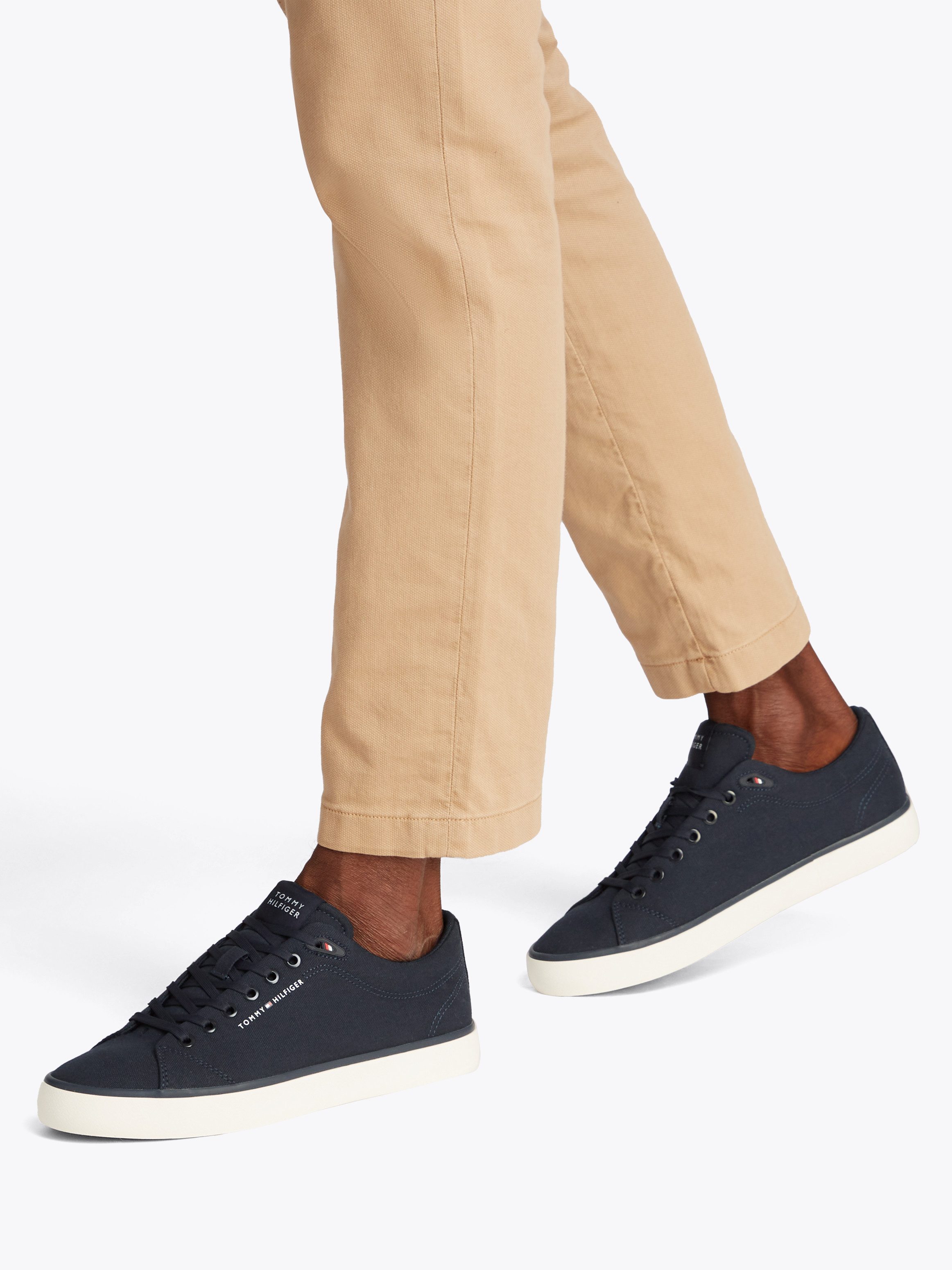 Tommy Hilfiger Sneakers TH HI VULC LOW CORE CANVAS , vrijetijdsschoen, lage schoen, veterschoenen met zacht gepolsterde schacht