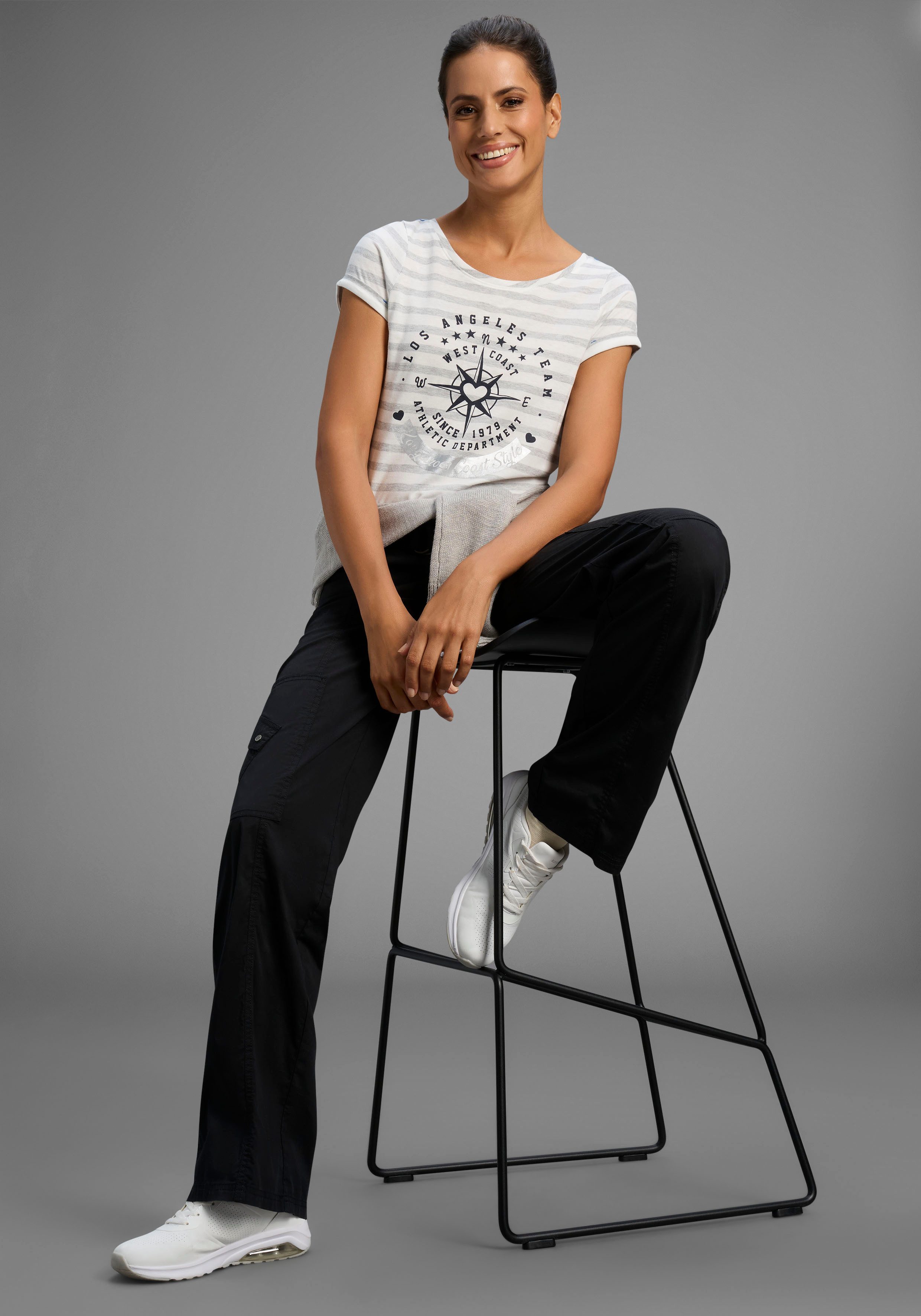 KangaROOS Shirt met print Korte mouwen, figuurvolgende snit, met metallic-print