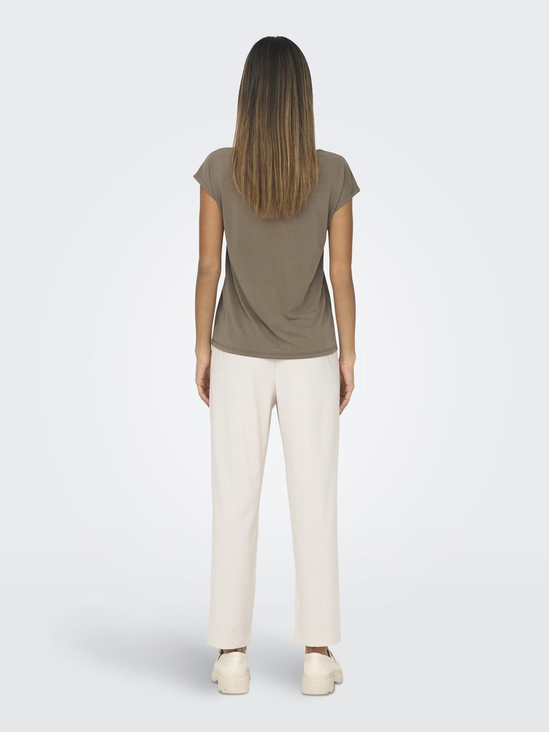 Only Shirt met V-hals ONLFREE S S MODAL V-NEC TOP BOX JRS NOOS
